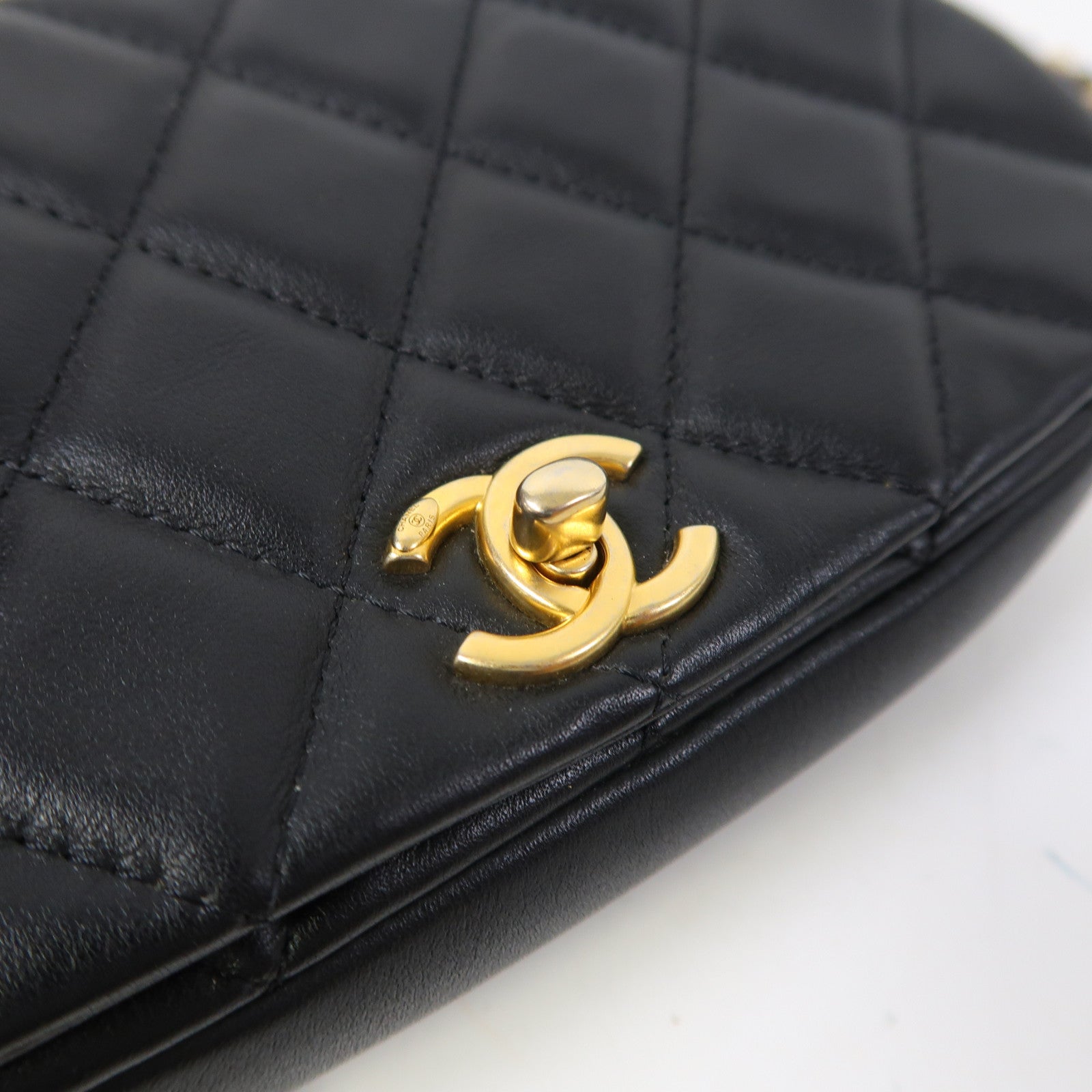 CHANEL 菱格羊皮皮革Chain Shoulder金扣鏈帶肩背袋黑色