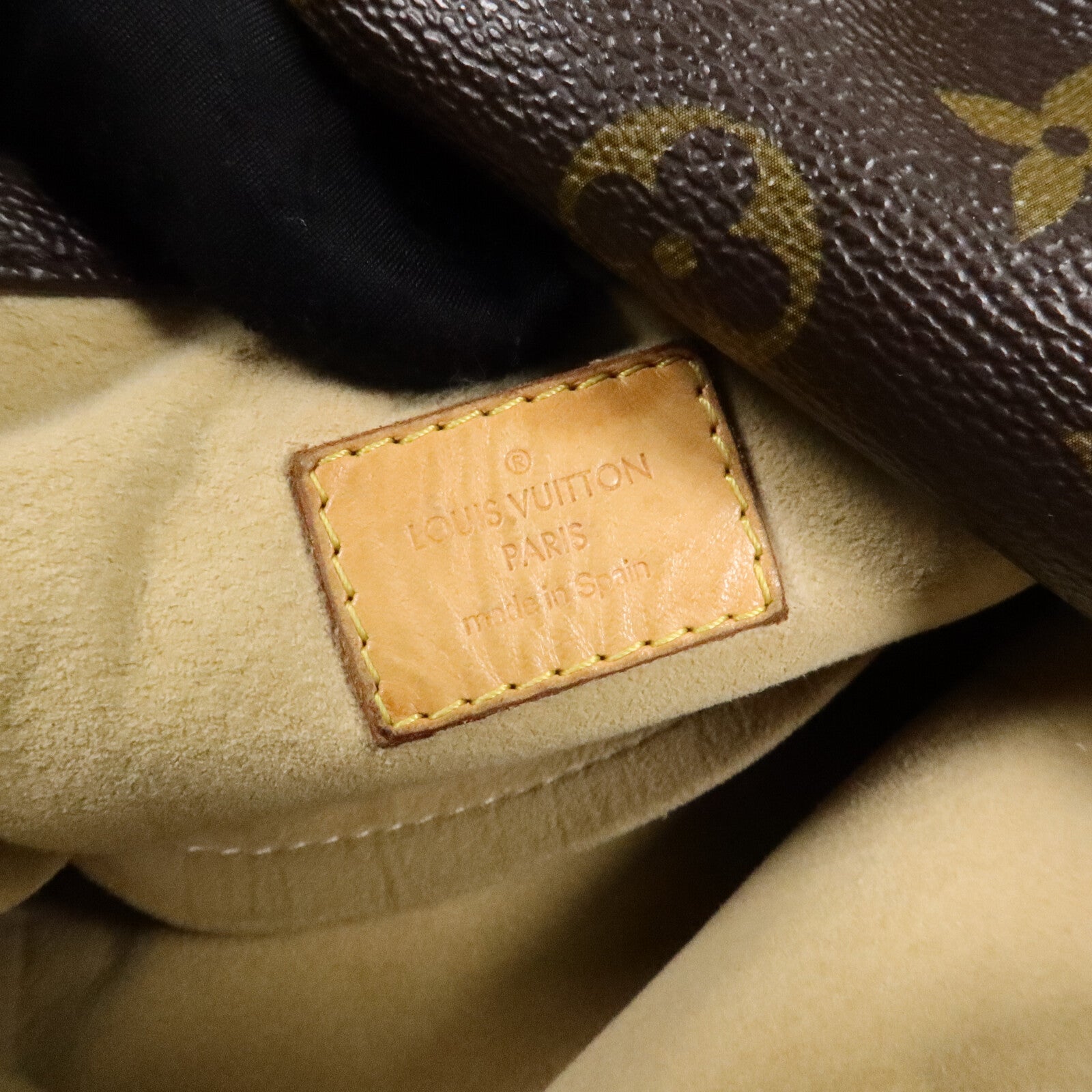 LOUIS VUITTON Monogram Artsy MM肩背袋