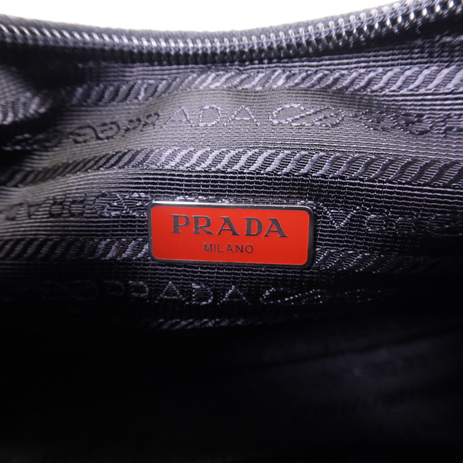 PRADA 尼龍Shoulder Bag銀扣肩背袋