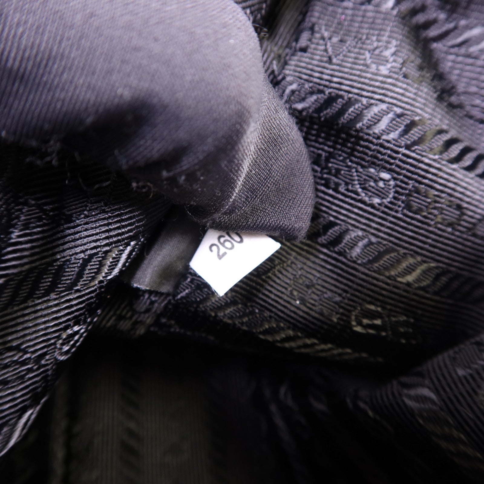 PRADA 尼龍Shoulder Bag銀扣肩背袋