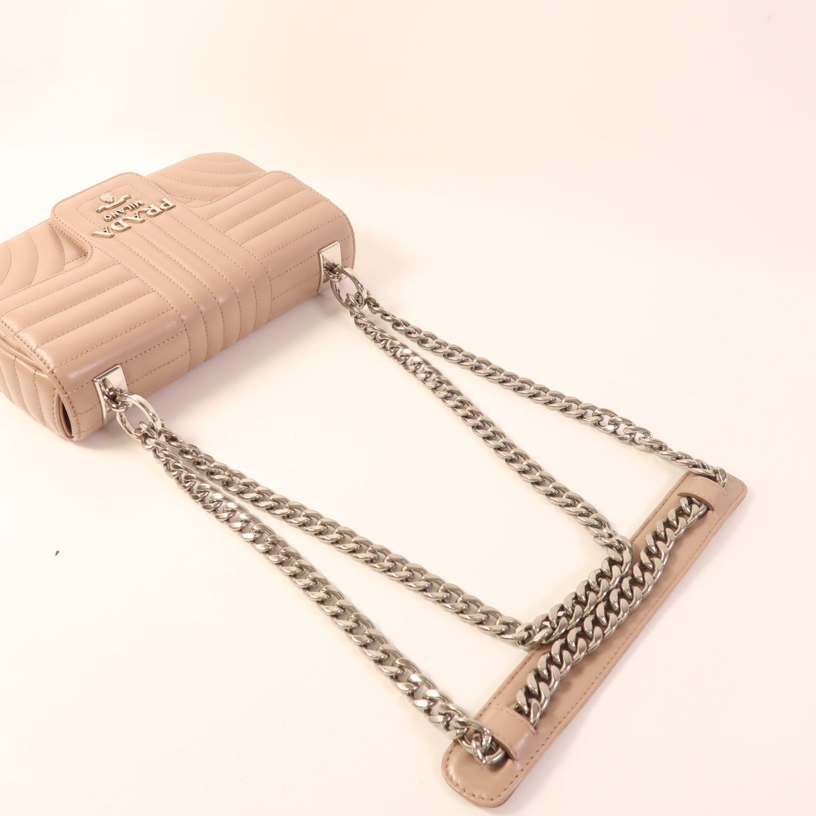 PRADA 牛皮皮革Chain Shoulder Bag銀扣鏈帶肩背袋