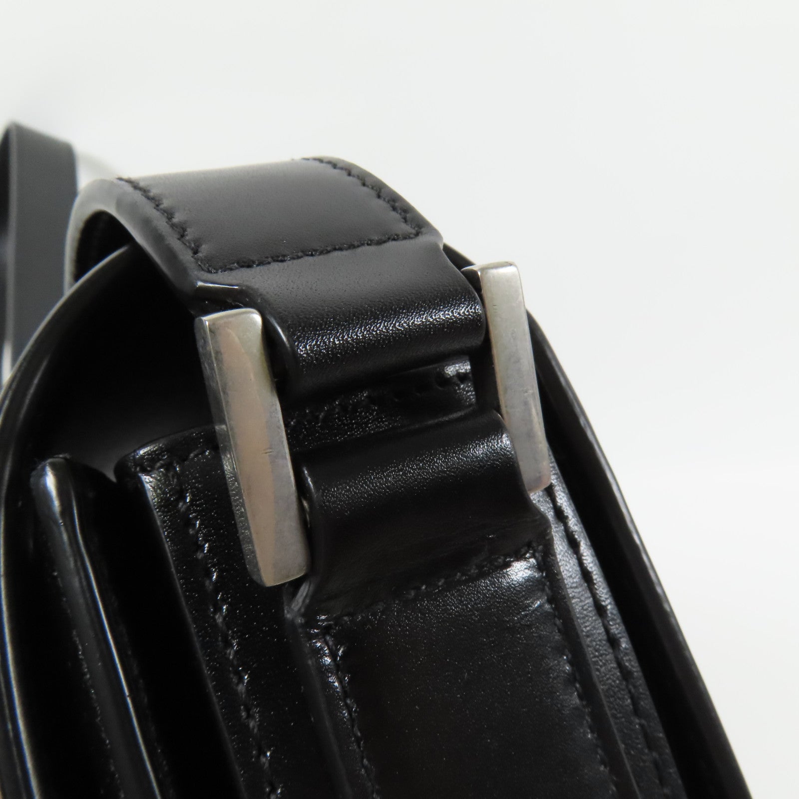 SAINT LAURENT 皮革Shoulder Bag銀扣肩背袋