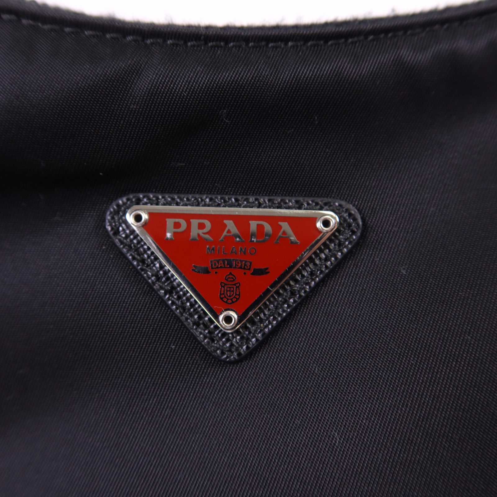 PRADA 尼龍Shoulder Bag銀扣肩背袋