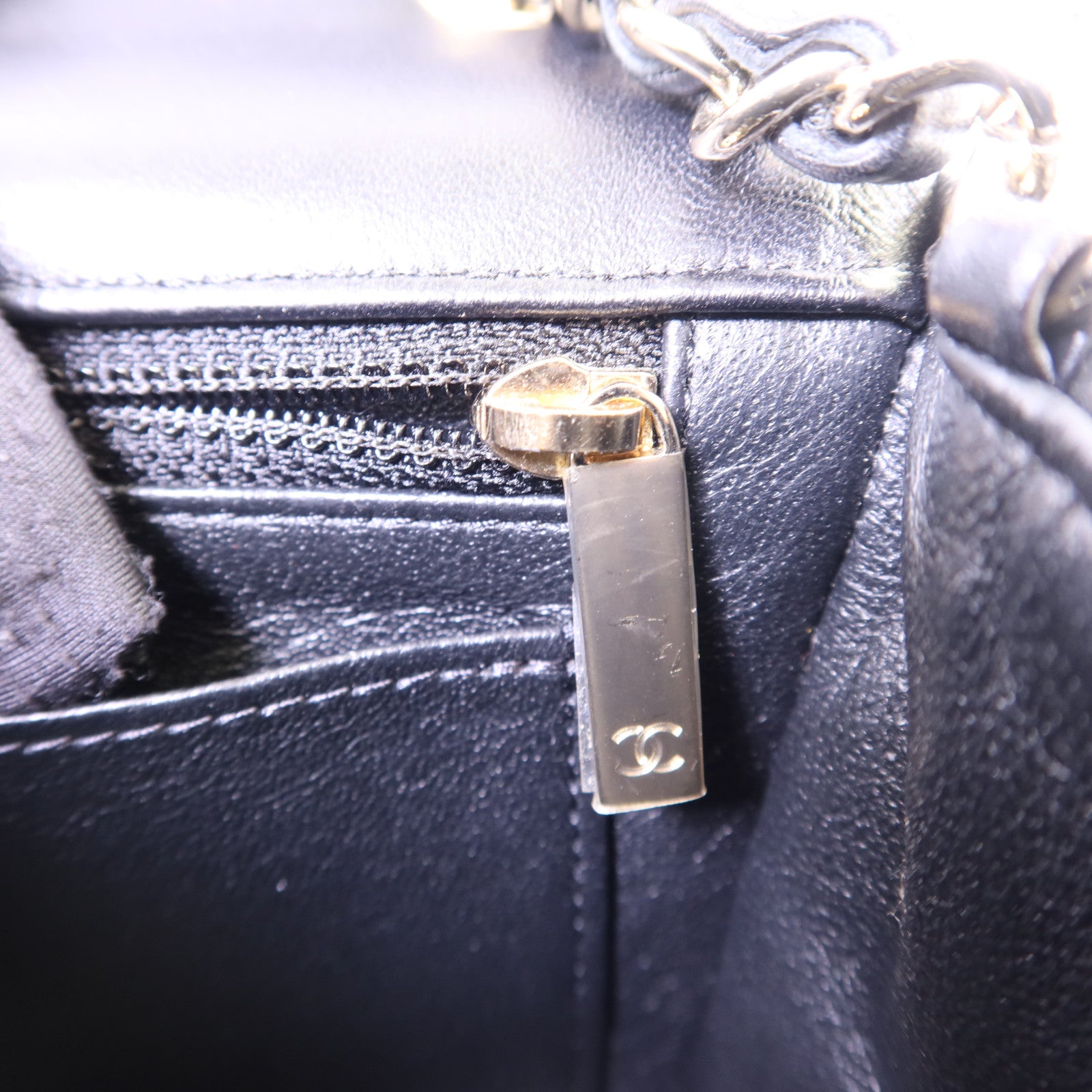CHANEL 羊皮皮革Mini Classic 20金扣鏈帶肩背袋