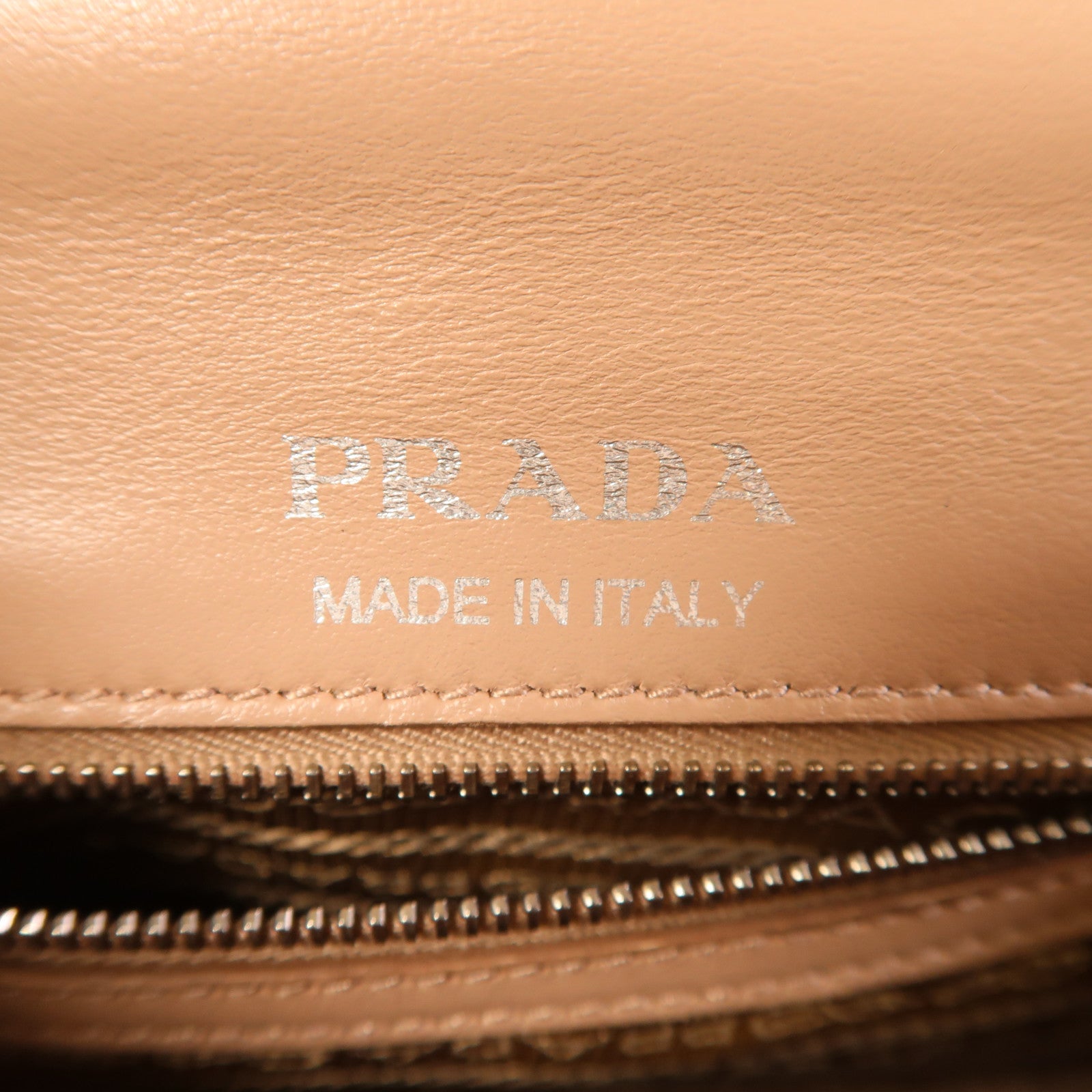 PRADA 牛皮皮革Chain Shoulder Bag銀扣鏈帶肩背袋