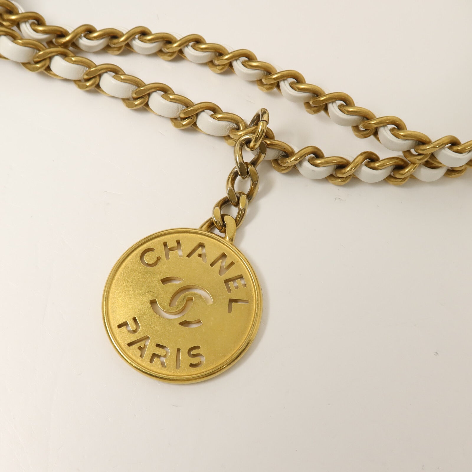 CHANEL 牛皮皮革Chanel 22 Mini鏈帶肩背袋