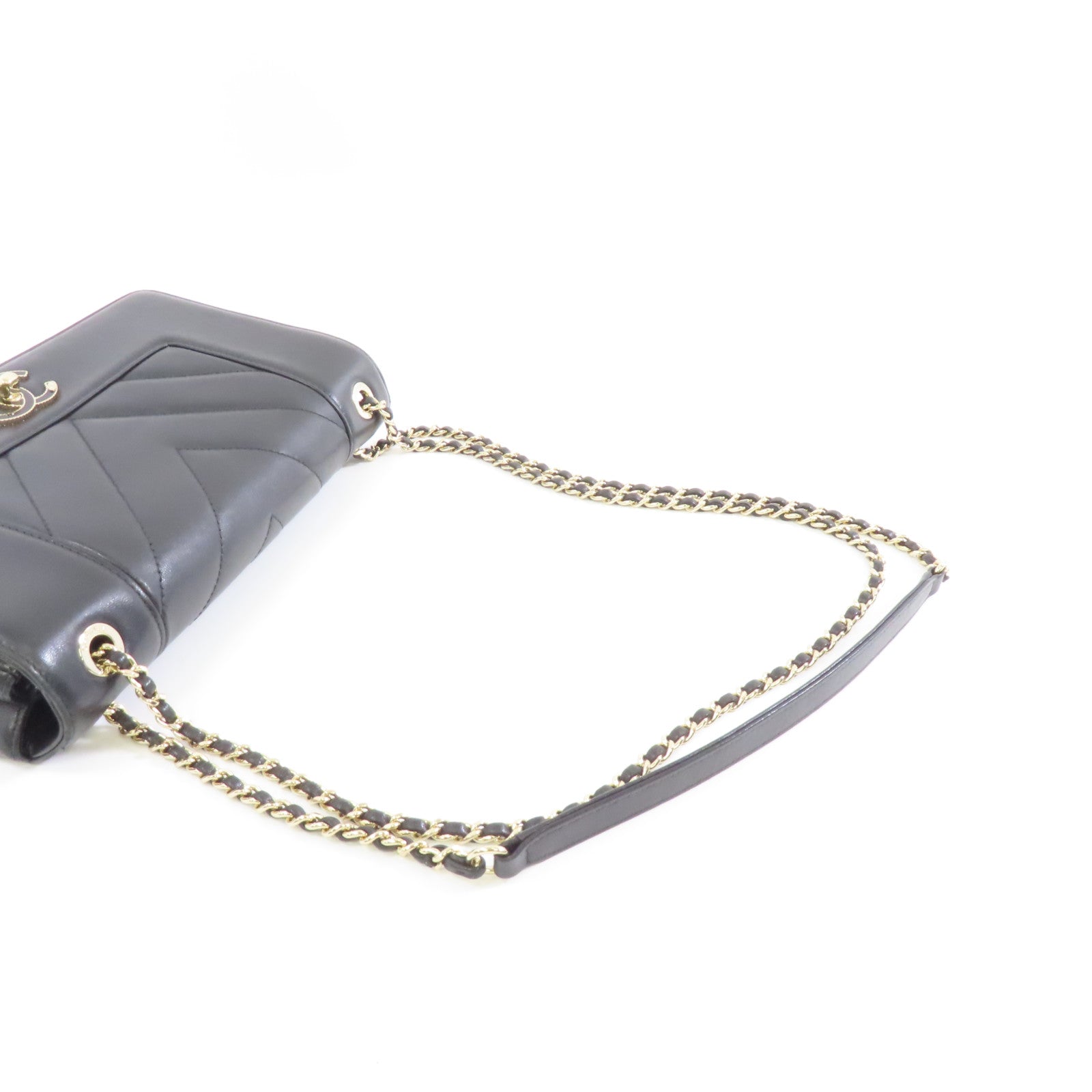 CHANEL 羊皮皮革Chain Shoulder金扣鏈帶肩背袋黑色
