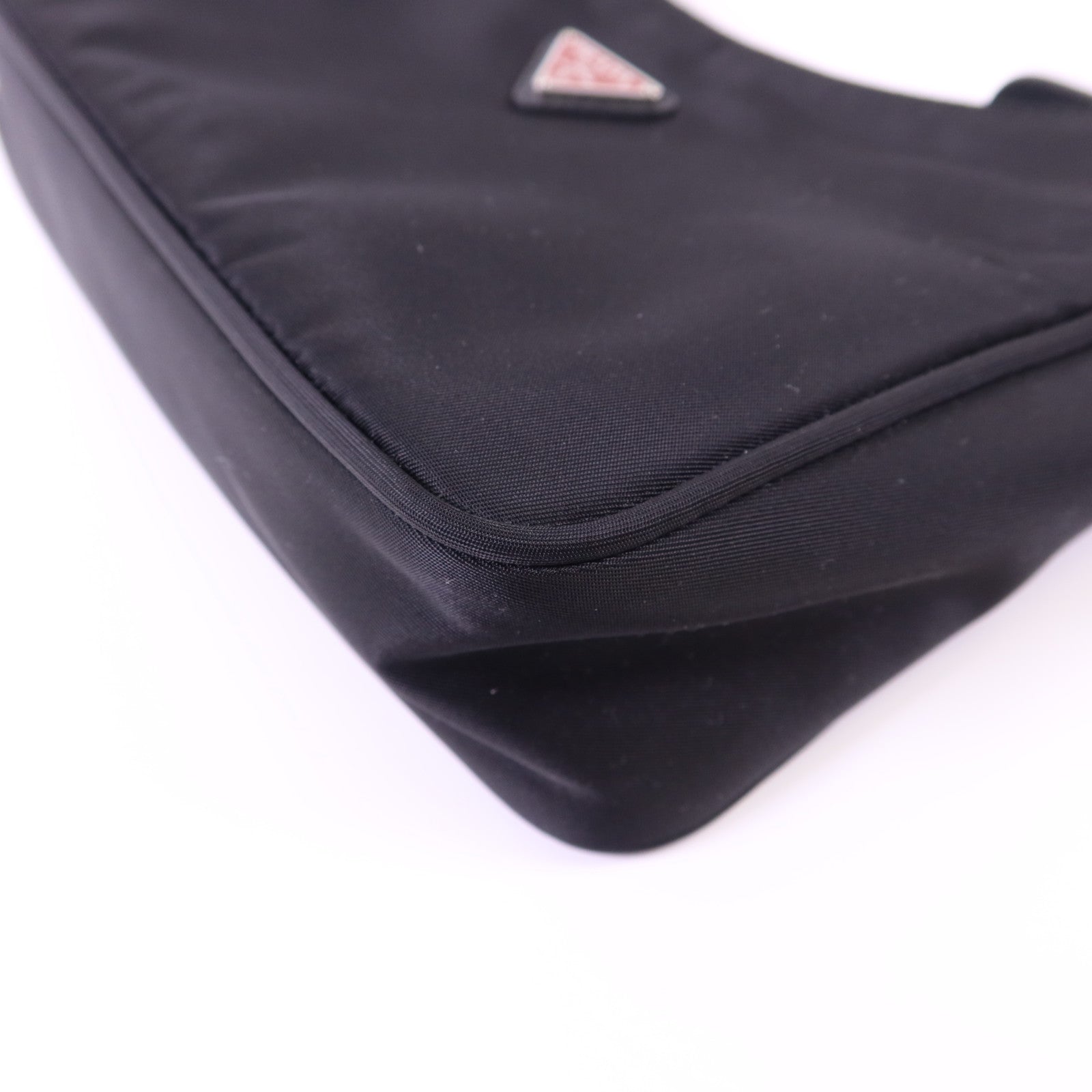 PRADA 尼龍Shoulder Bag銀扣肩背袋