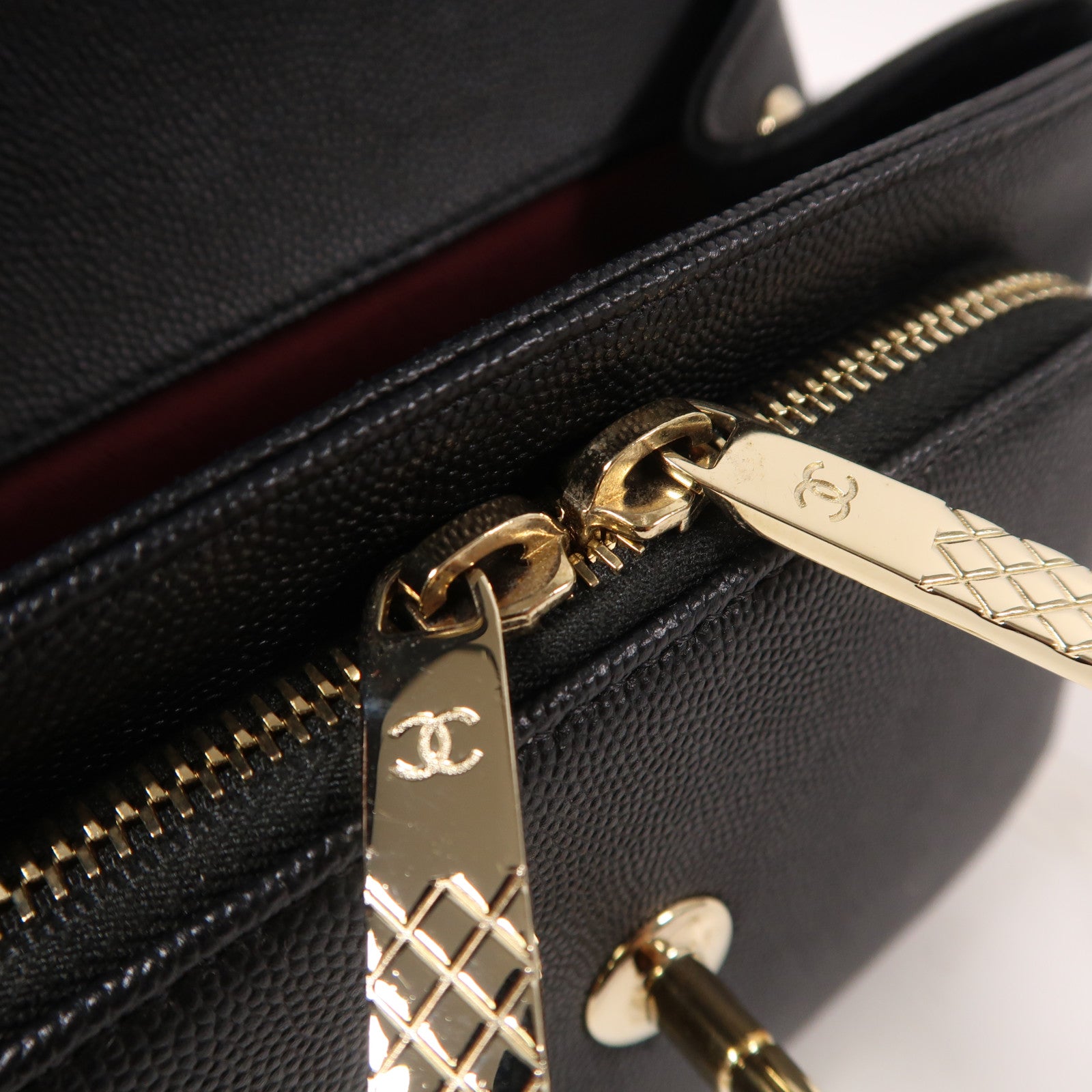 CHANEL 牛皮皮革Business Affinity Bag金扣手挽肩背兩用袋