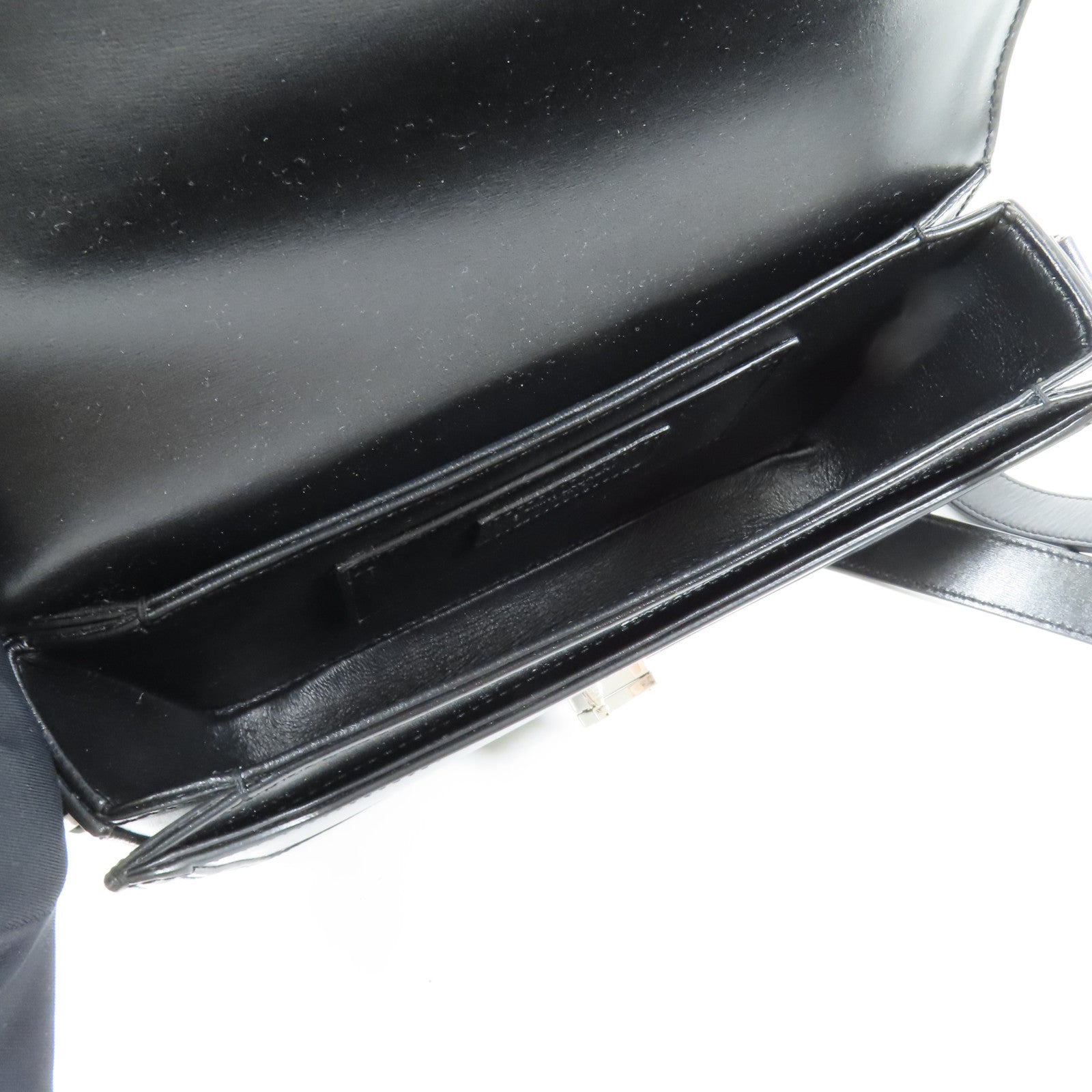 SAINT LAURENT 皮革Shoulder Bag銀扣肩背袋