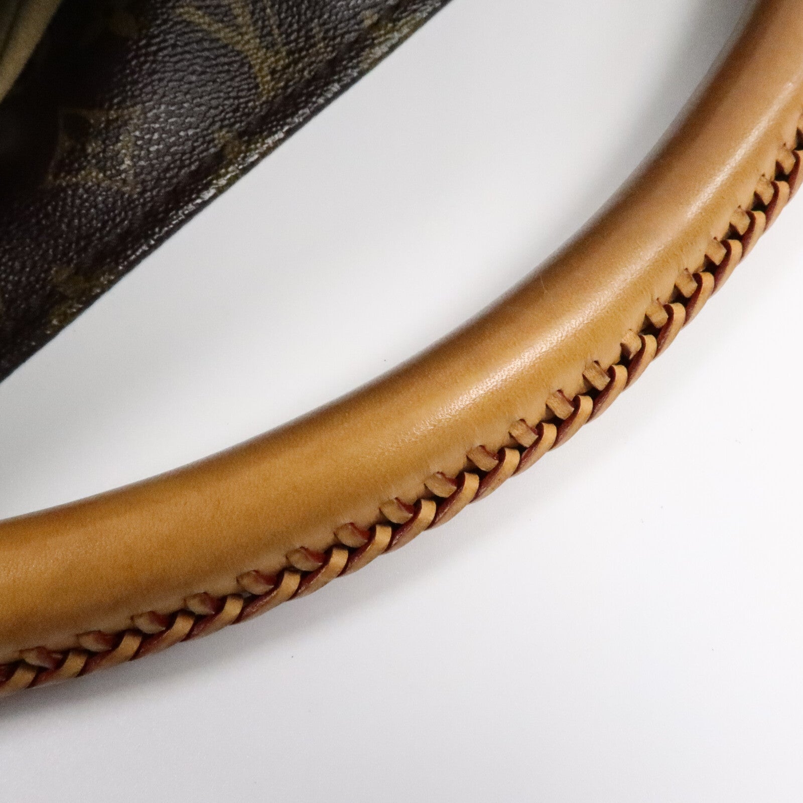 LOUIS VUITTON Monogram Artsy MM肩背袋