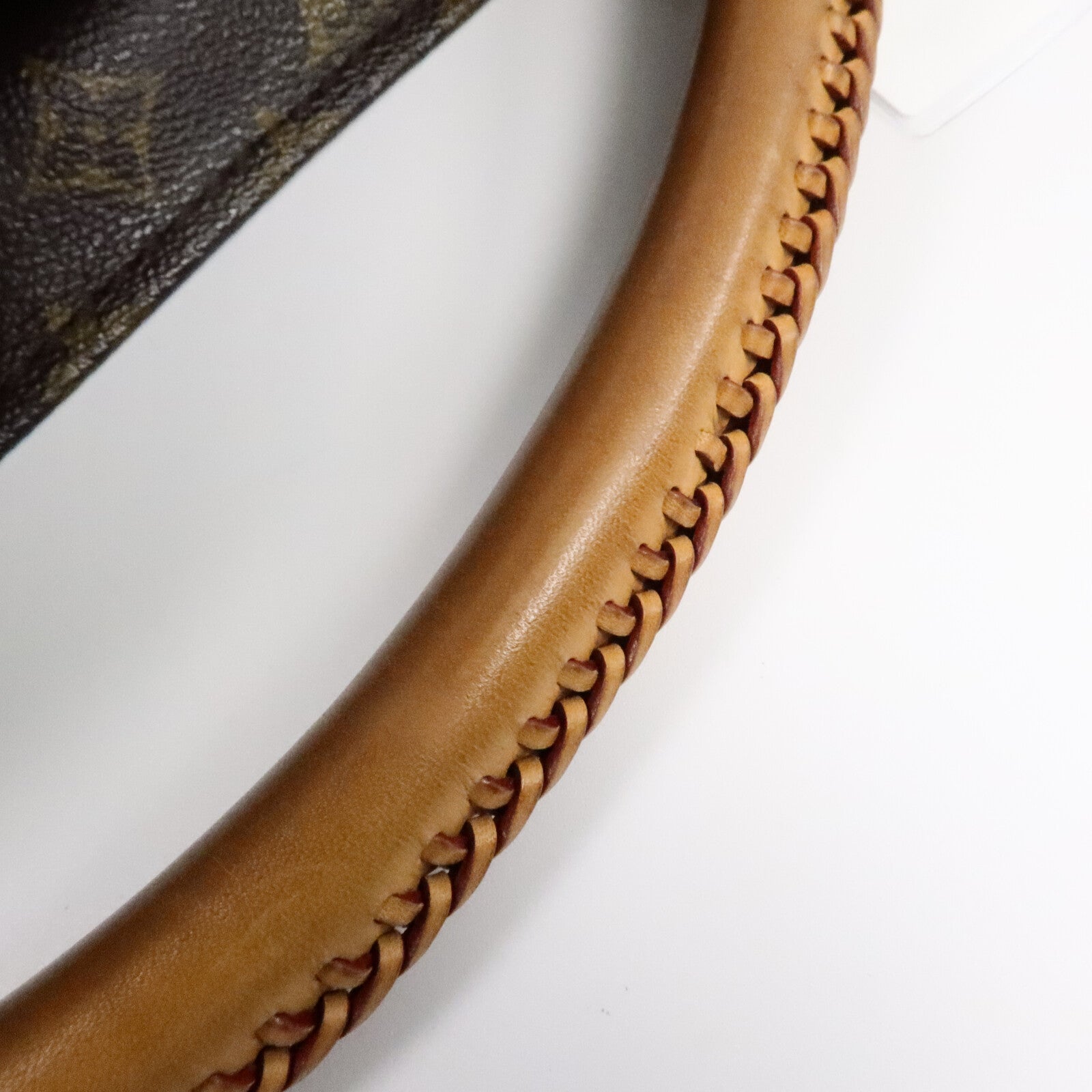 LOUIS VUITTON Monogram Artsy MM肩背袋