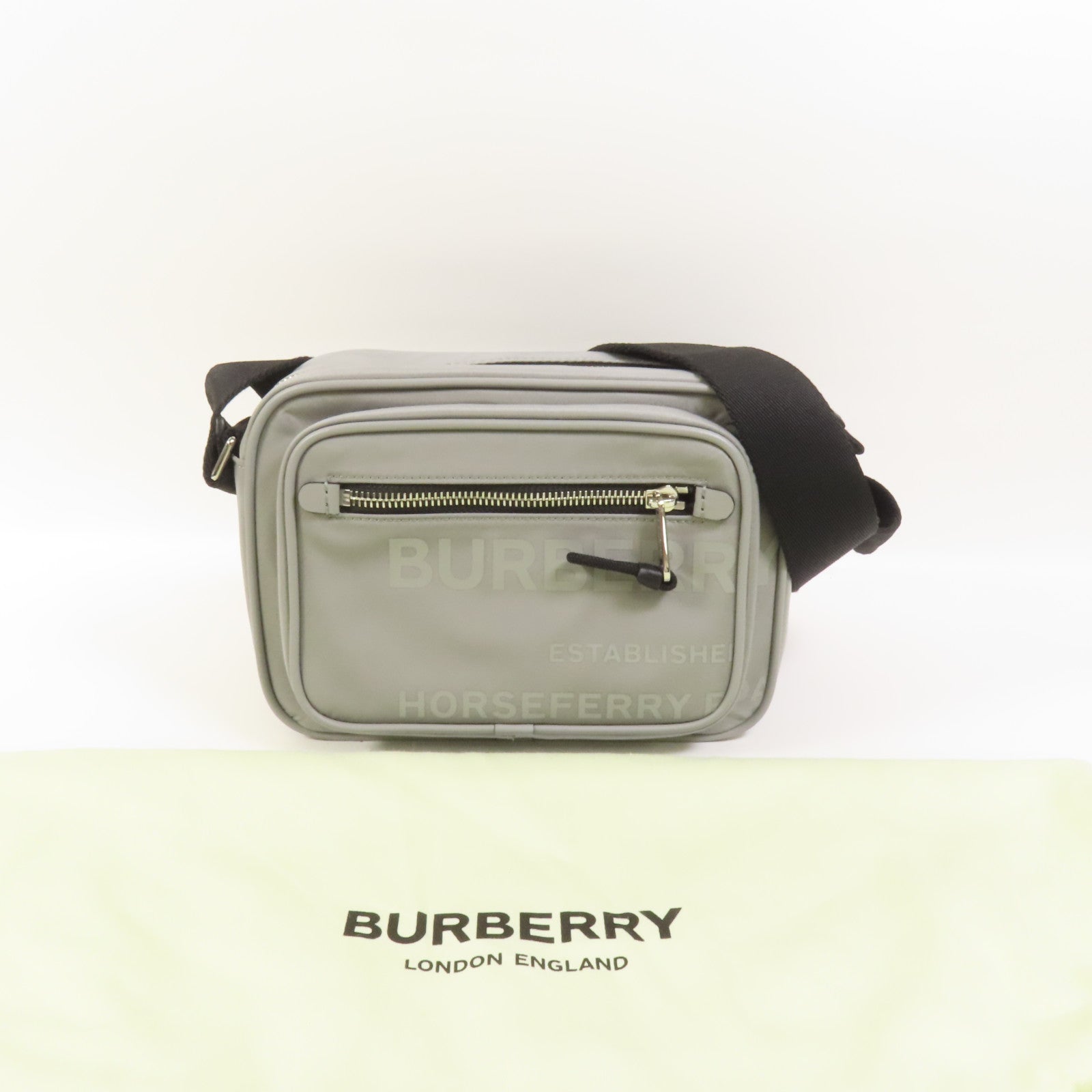 BURBERRY 尼龍Shoulder Bag銀扣肩背袋