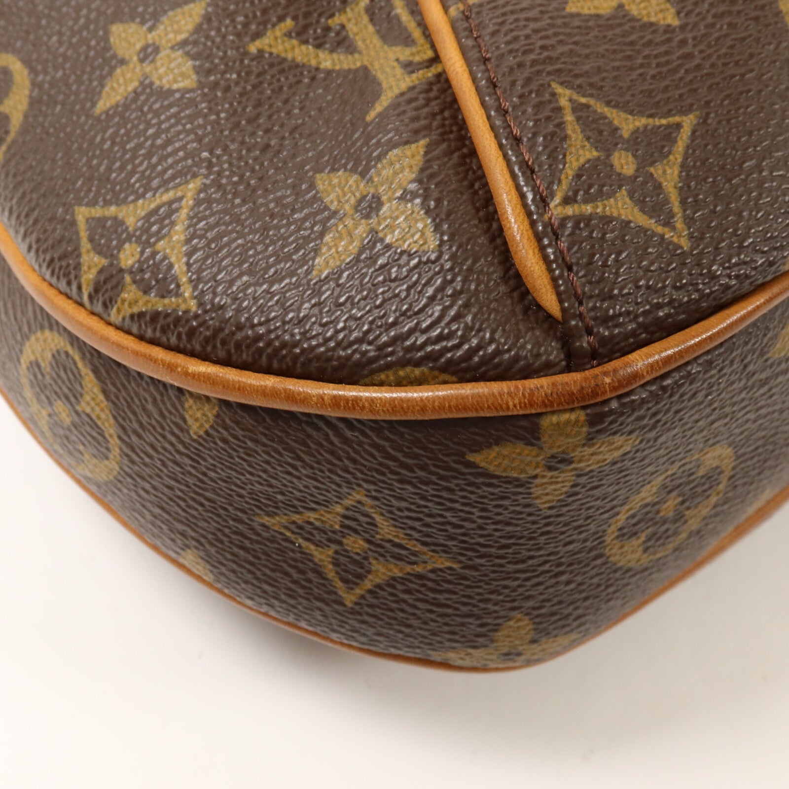 LOUIS VUITTON Monogram Thames PM肩背袋