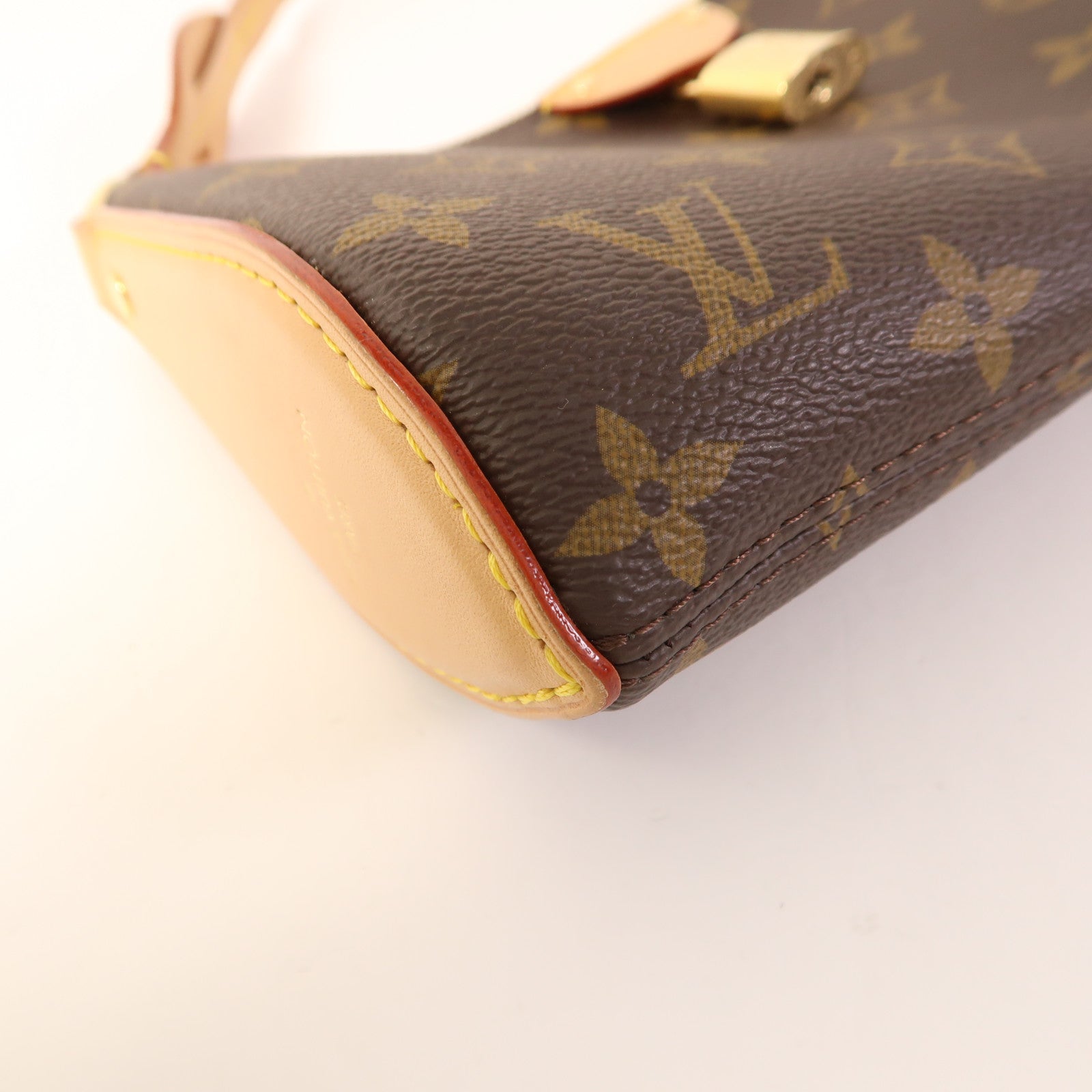 LOUIS VUITTON Monogram Pochette Tirette金扣肩背袋