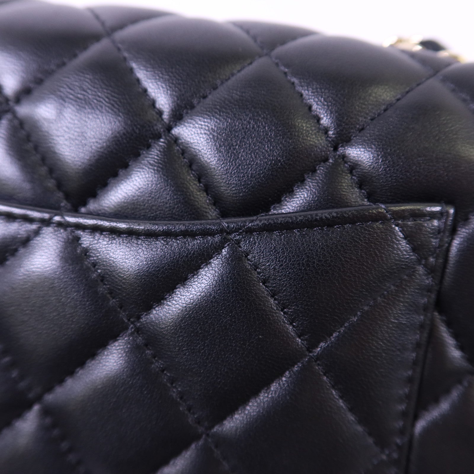 CHANEL 羊皮皮革Mini Classic 20金扣鏈帶肩背袋