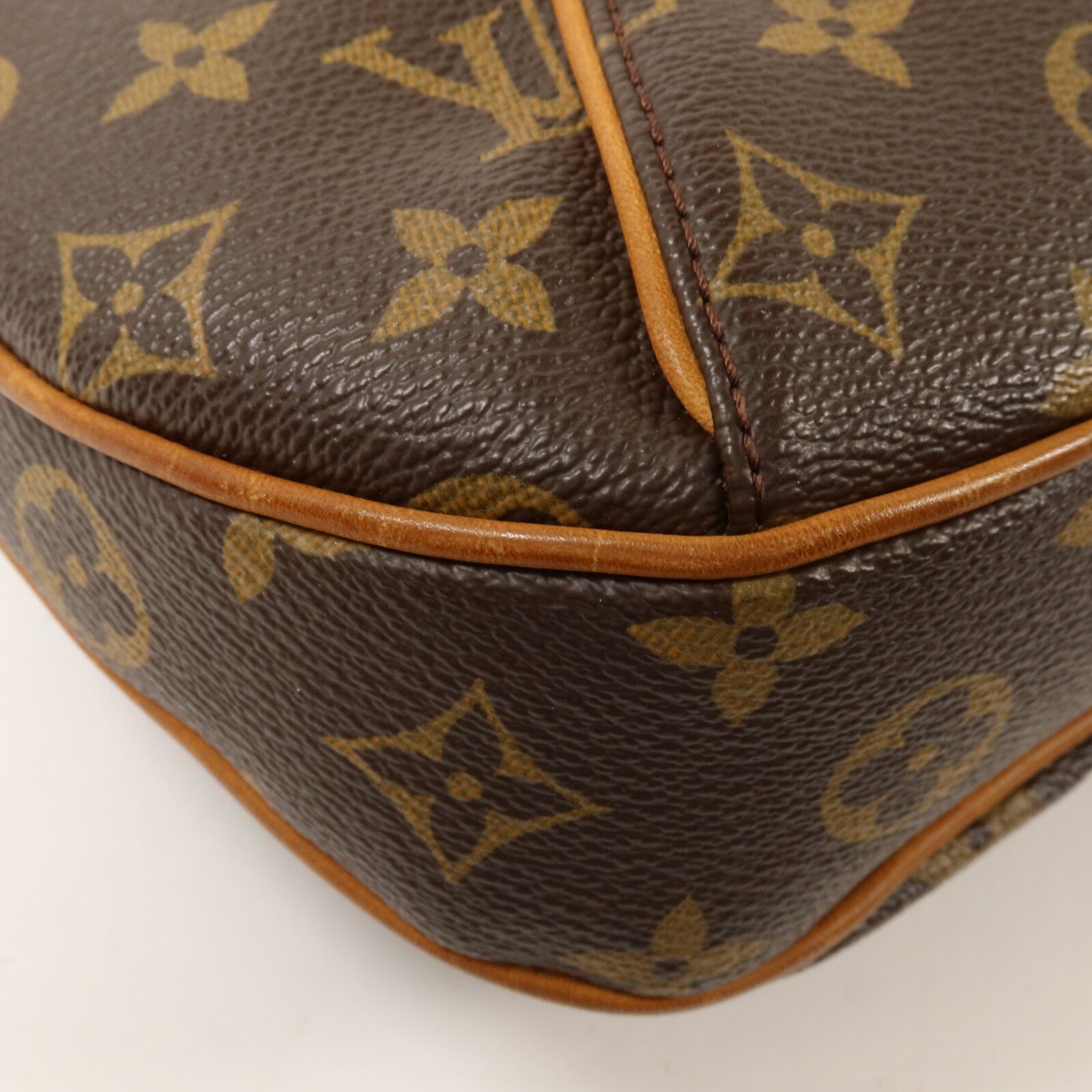 LOUIS VUITTON Monogram Thames PM肩背袋