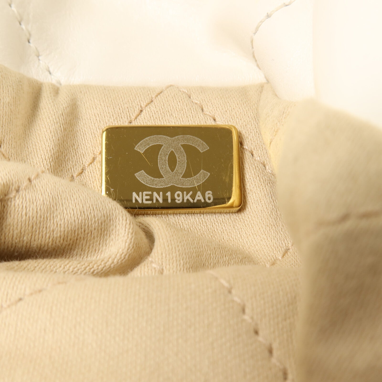 CHANEL 牛皮皮革Chanel 22 Mini鏈帶肩背袋