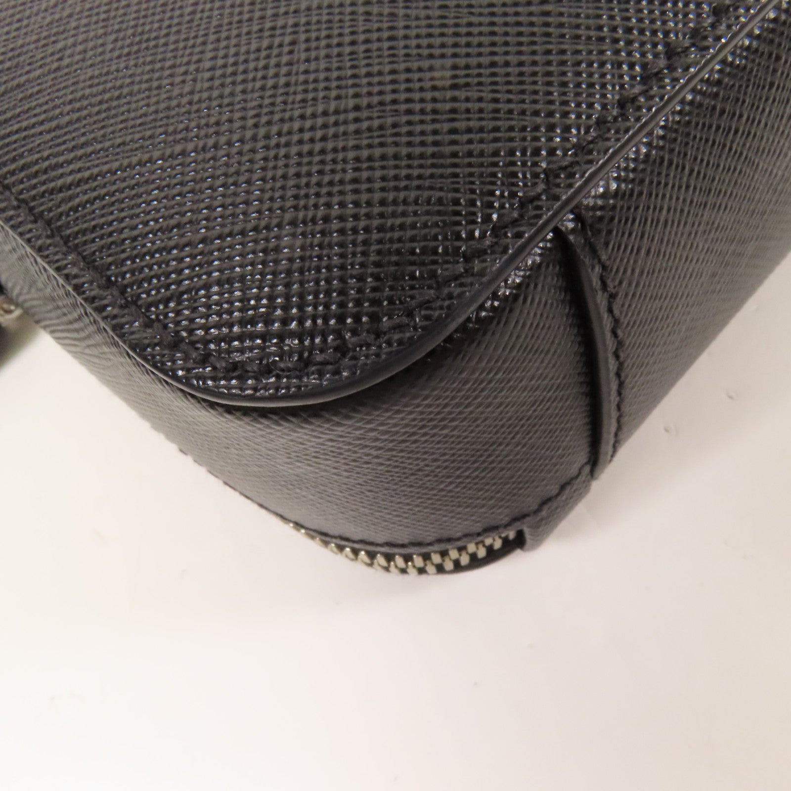 PRADA Saffiano皮革Shoulder Bag銀扣肩背袋