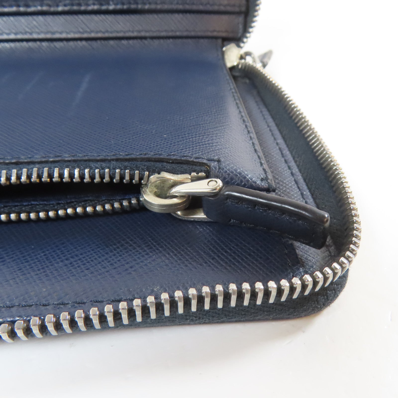 PRADA 【激減優惠】牛皮皮革Zipper Long Wallet銀扣長錢包藍色