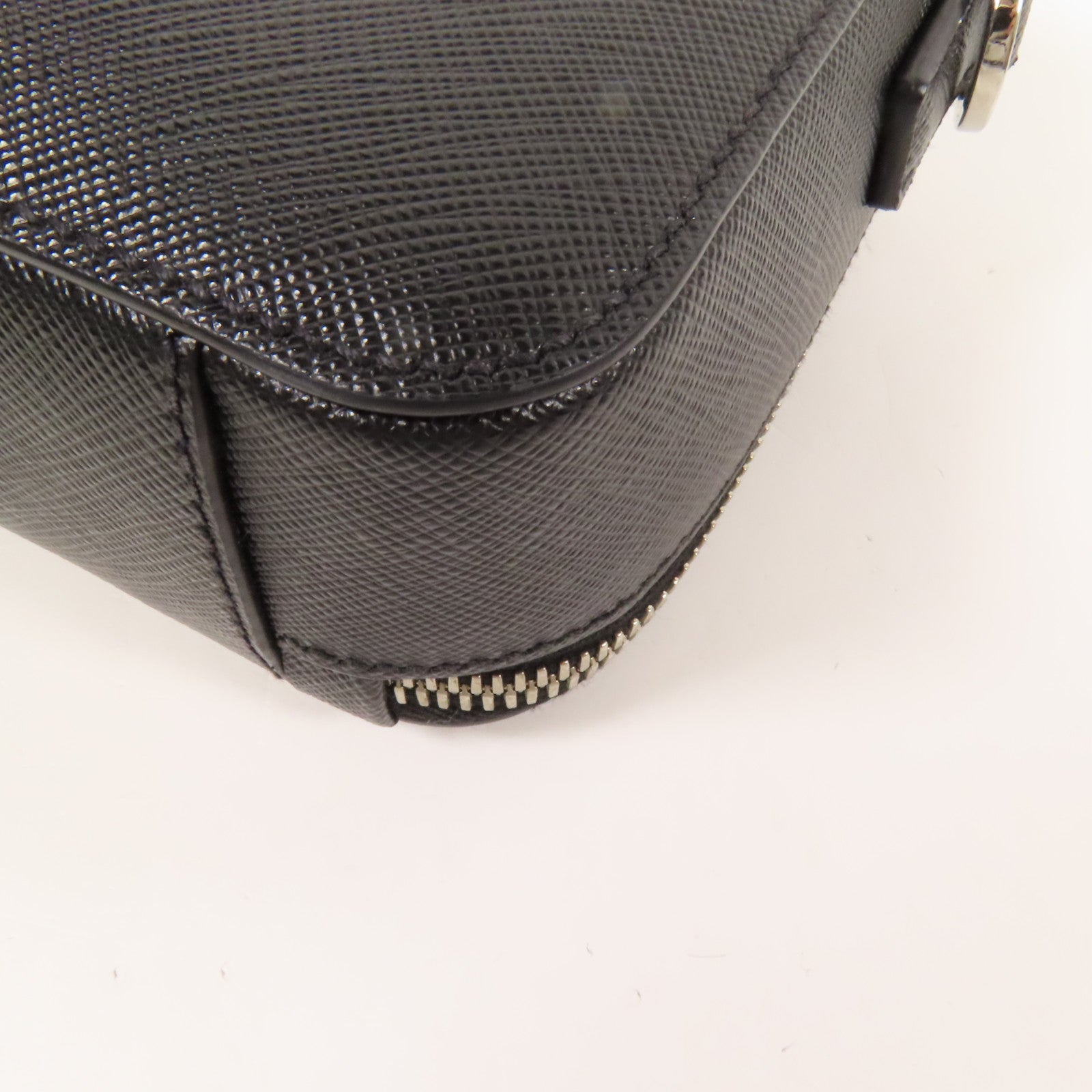 PRADA Saffiano皮革Shoulder Bag銀扣肩背袋