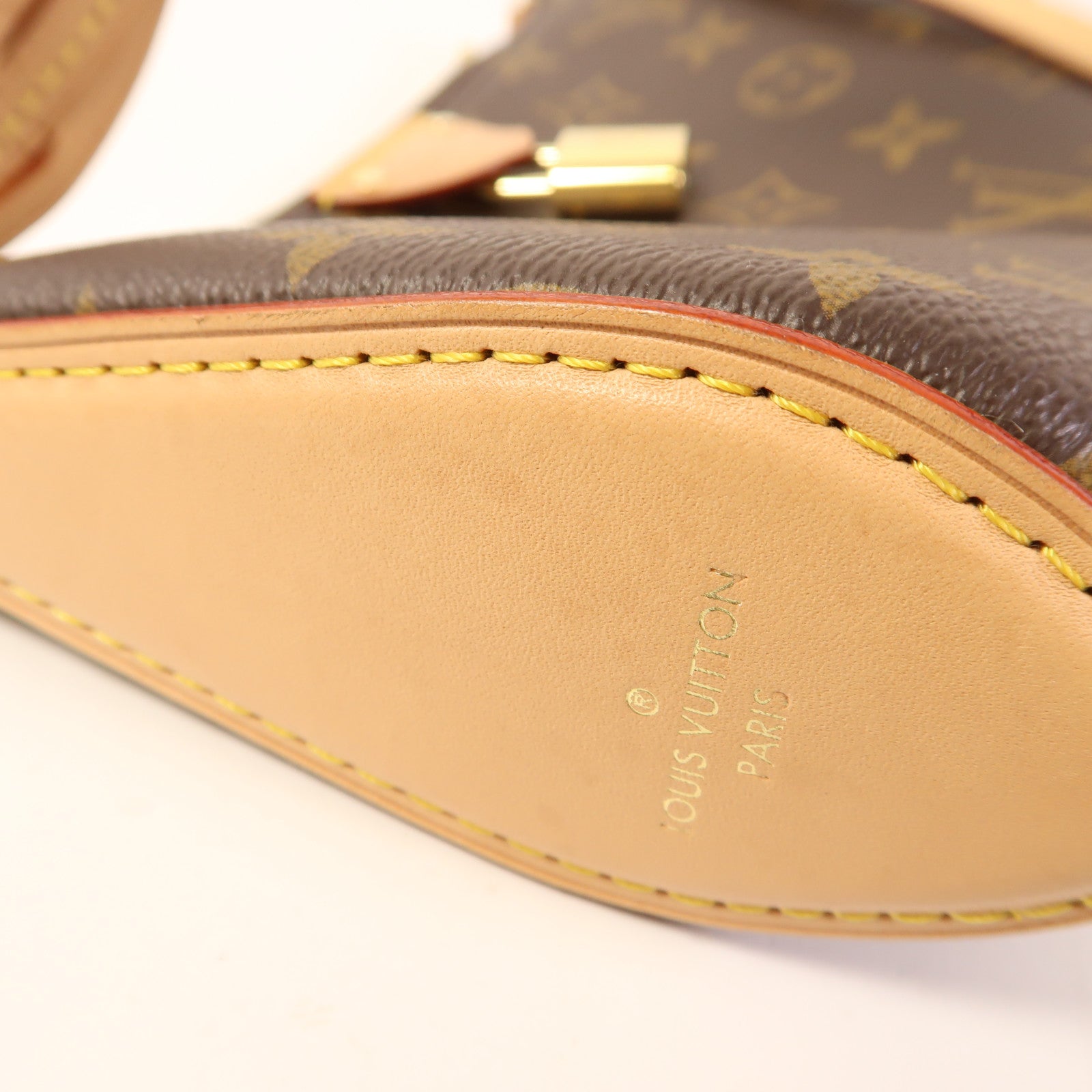 LOUIS VUITTON Monogram Pochette Tirette金扣肩背袋