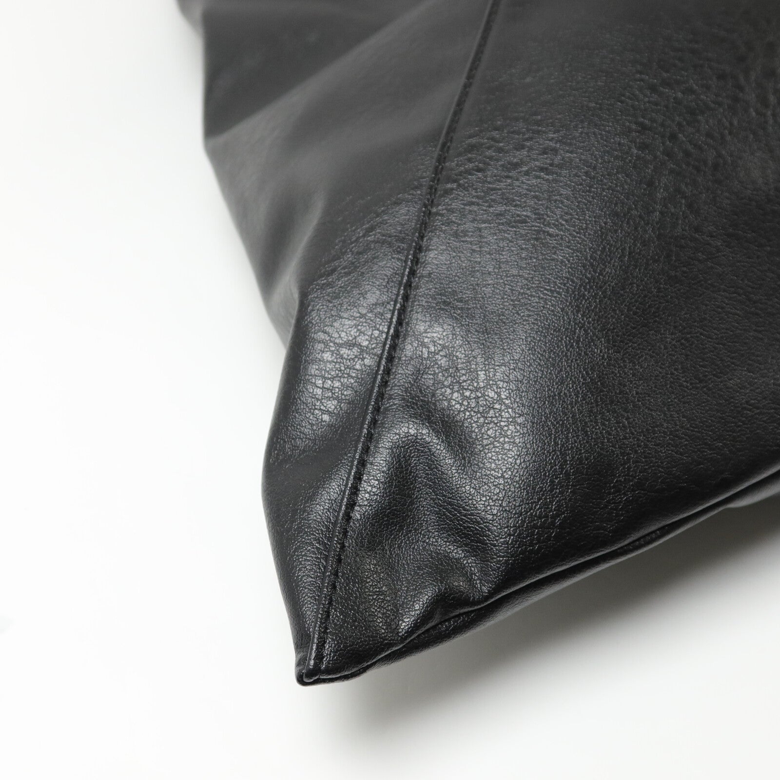 MM6 牛皮皮革Classic Japanese bag M肩背袋