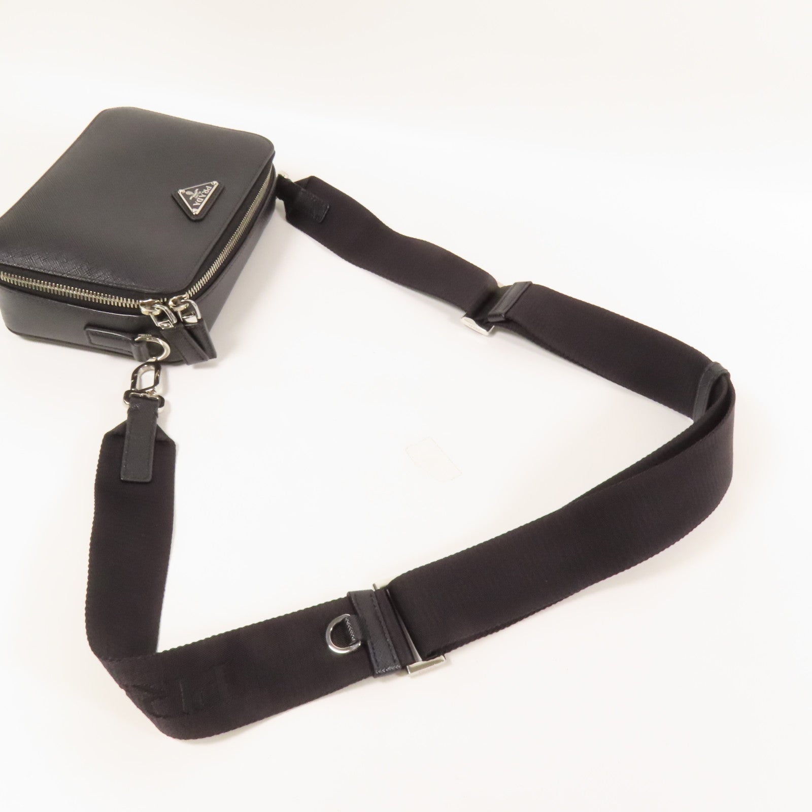 PRADA Saffiano皮革Shoulder Bag銀扣肩背袋