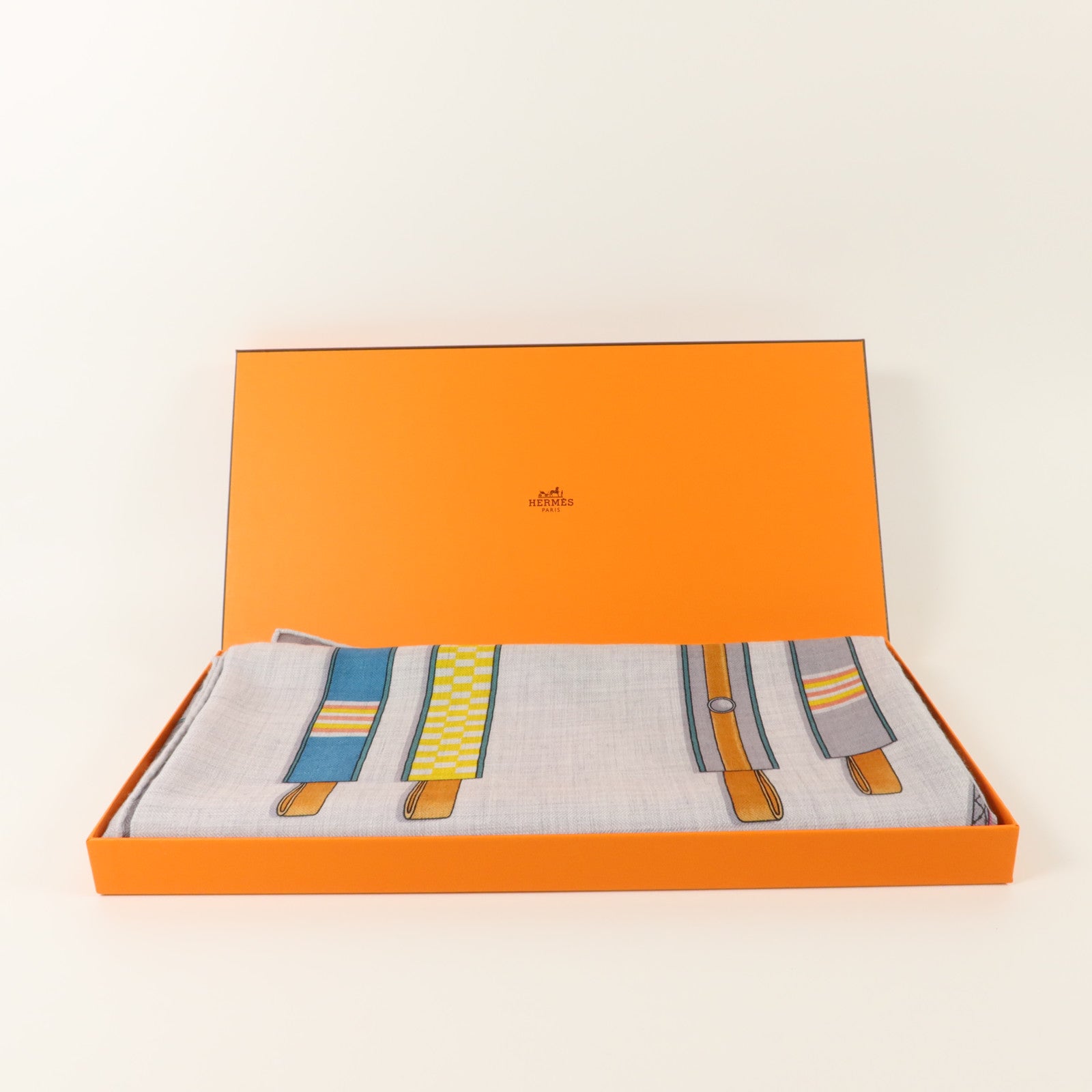 HERMES 羊絨/絲質Scarf 140X140絲巾