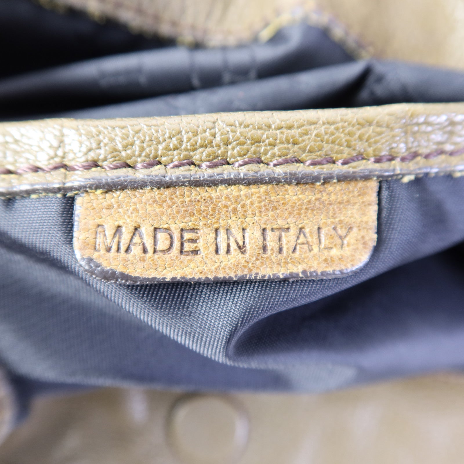 BURBERRY 牛皮皮革Shoulder Bag金扣肩背袋