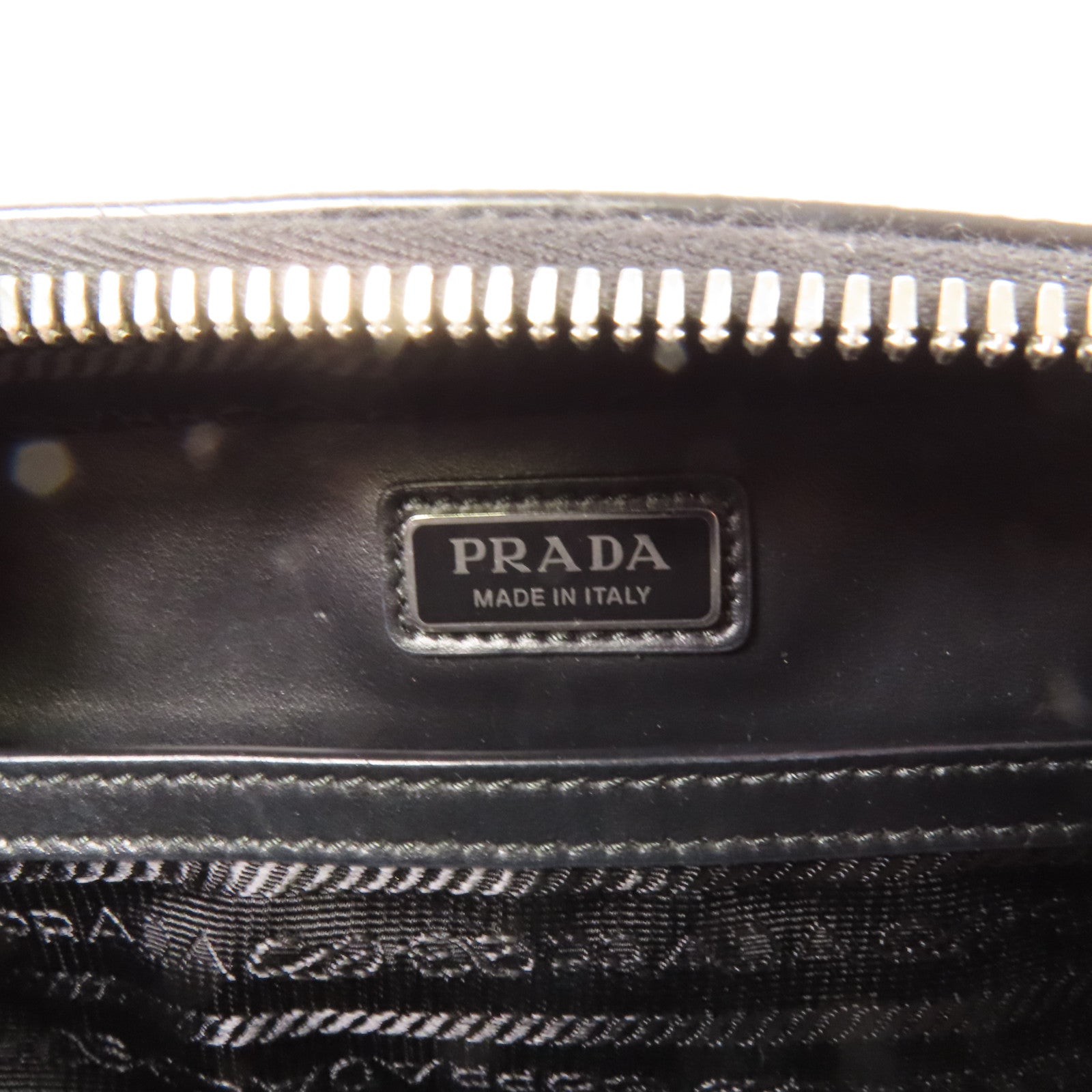 PRADA Saffiano皮革Shoulder Bag銀扣肩背袋