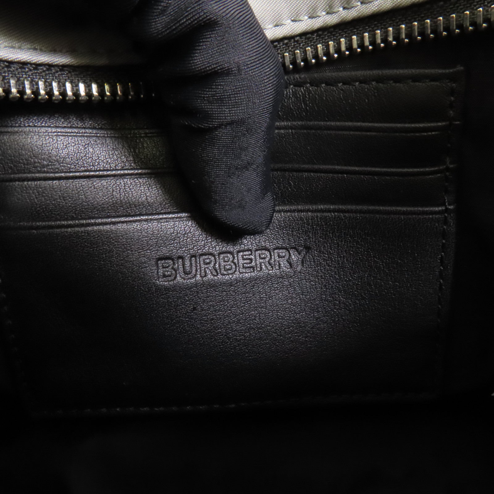 BURBERRY 尼龍Shoulder Bag銀扣肩背袋