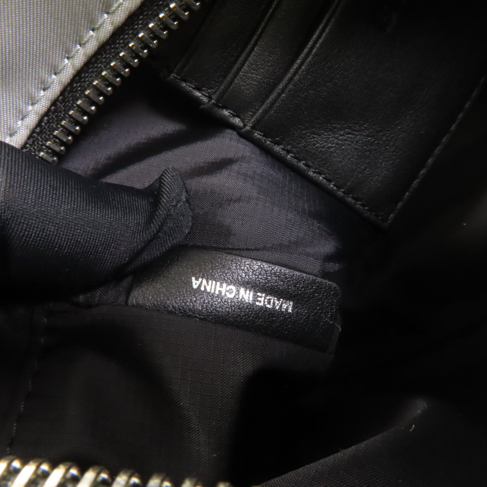 BURBERRY 尼龍Shoulder Bag銀扣肩背袋