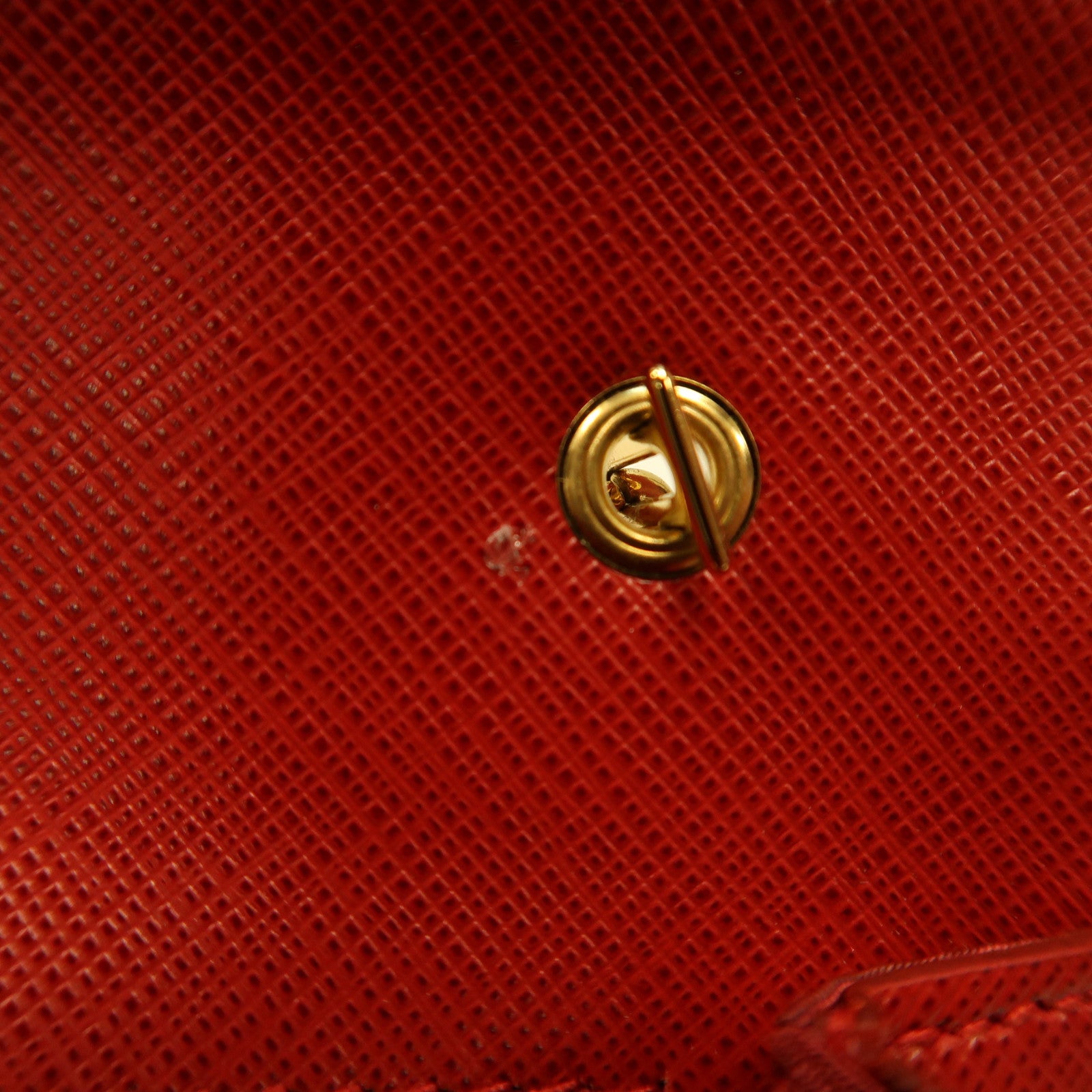 Salvatore Ferragamo 牛皮皮革Chain Shoulder金扣鏈帶肩背袋紅色