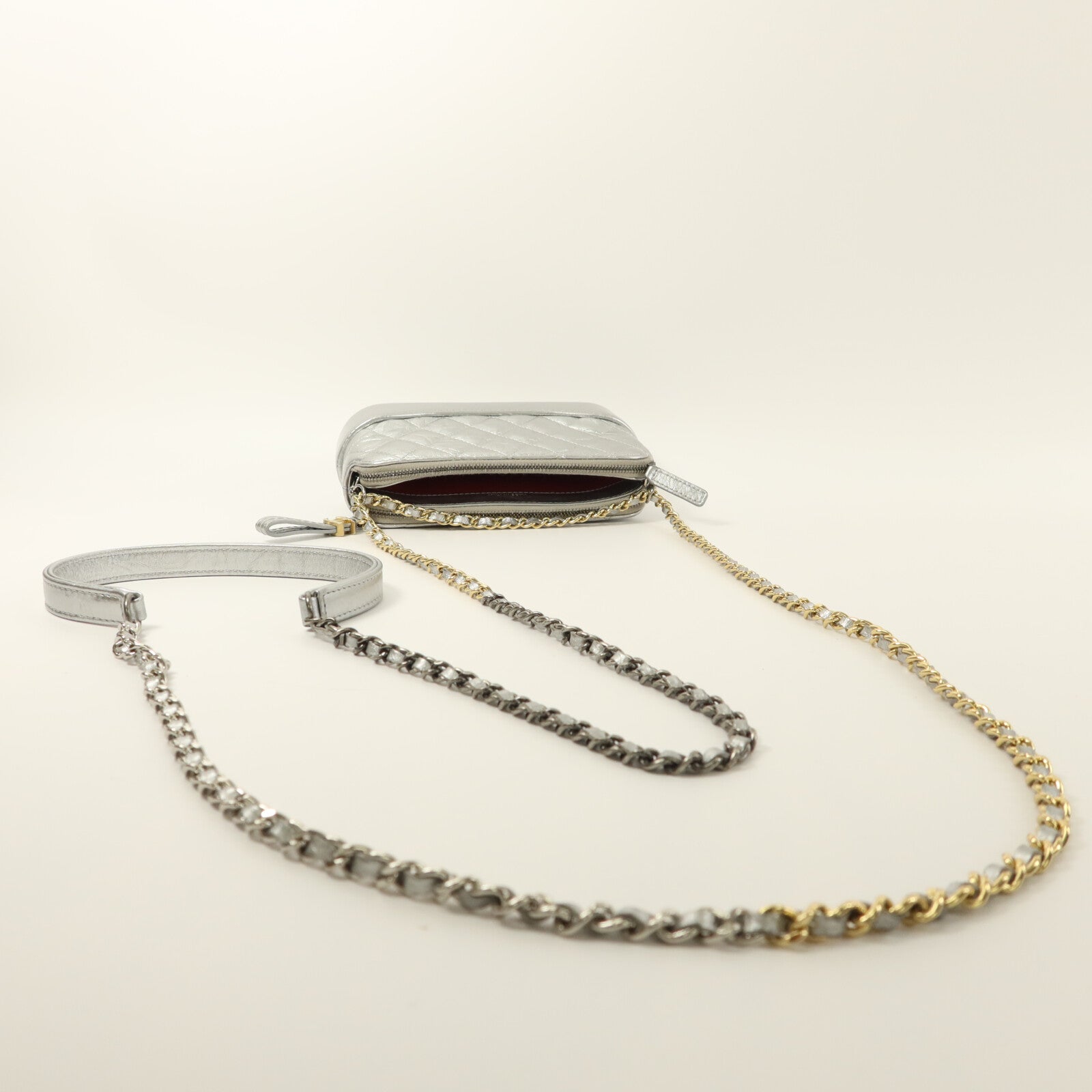 CHANEL 牛皮皮革Gabrielle Wallet On Chain鏈帶肩背袋