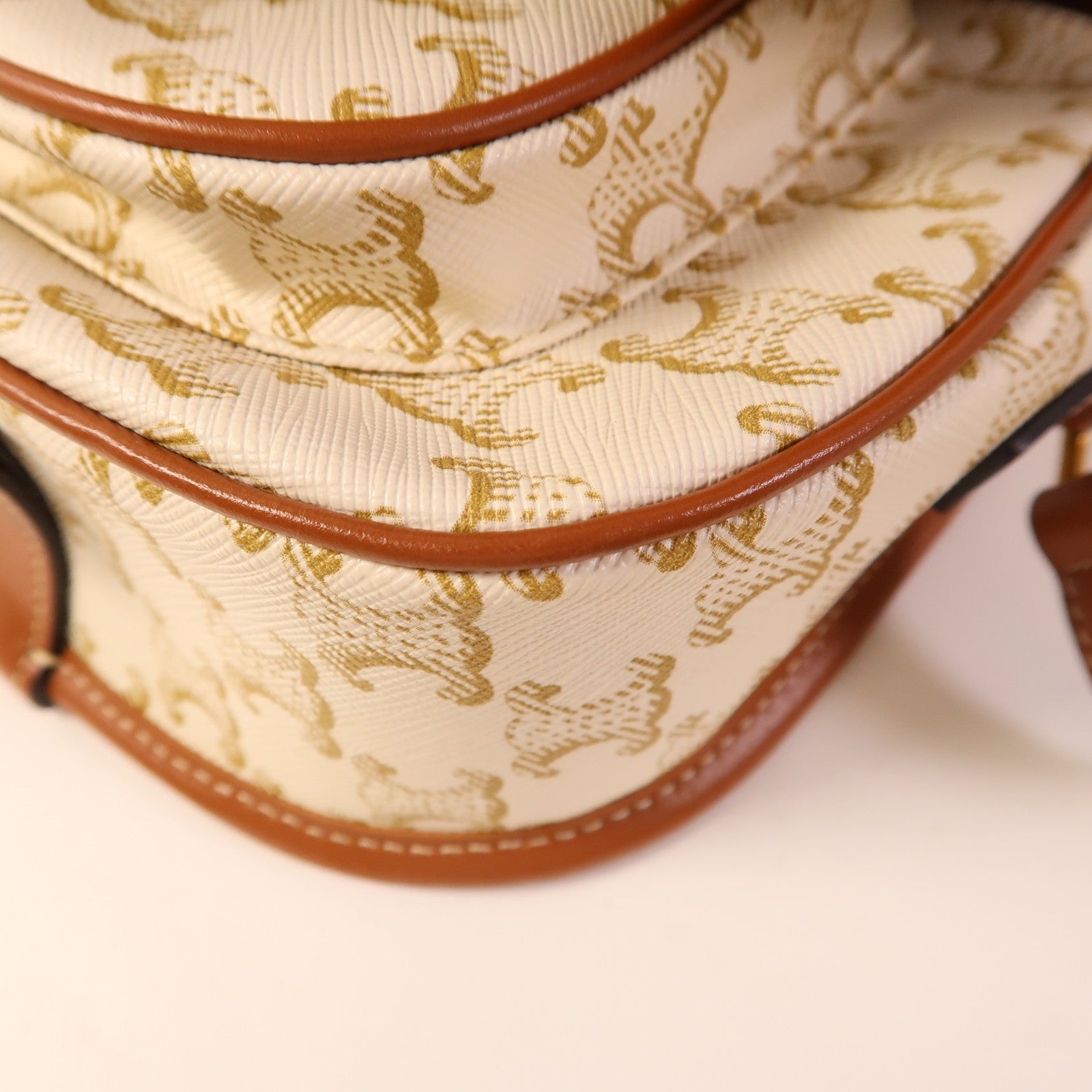 CELINE 塗層帆布Medium Folco In Triomphe金扣肩背袋