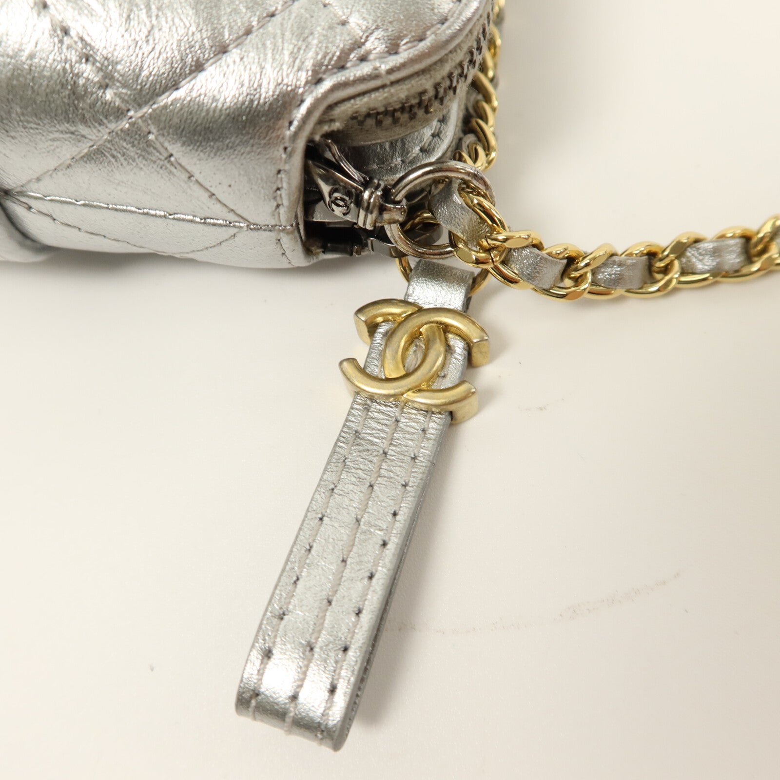 CHANEL 牛皮皮革Gabrielle Wallet On Chain鏈帶肩背袋