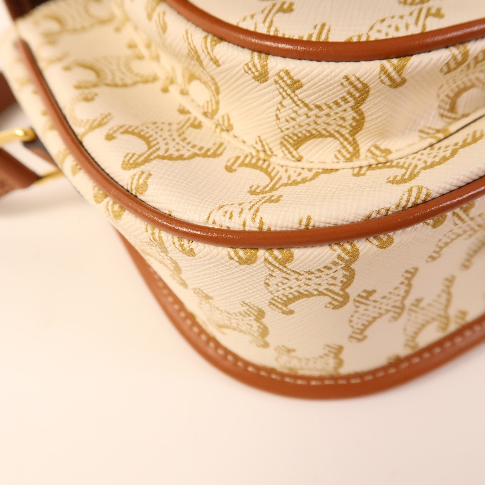 CELINE 塗層帆布Medium Folco In Triomphe金扣肩背袋