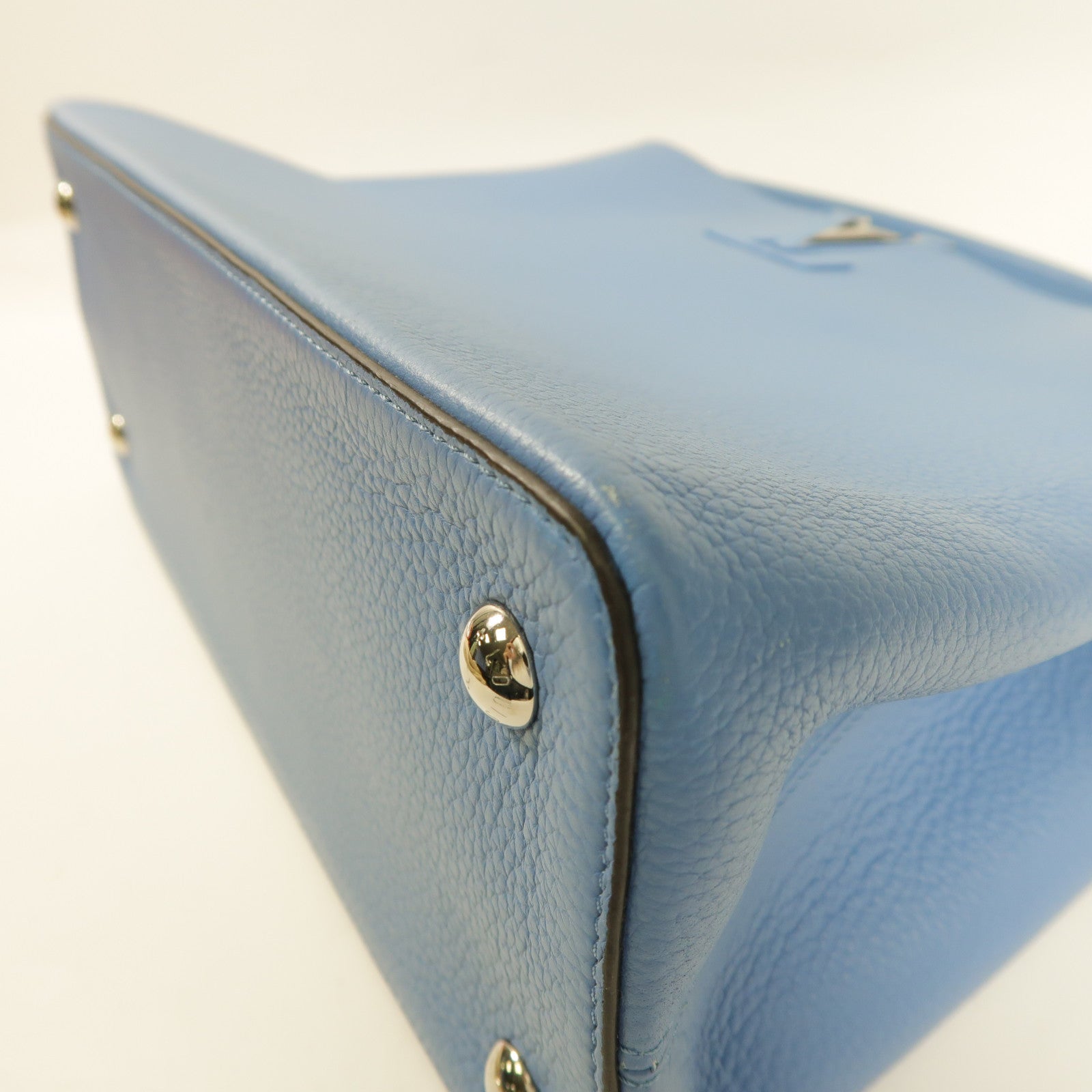 LOUIS VUITTON 牛皮皮革Capucines MM銀扣手挽袋藍色