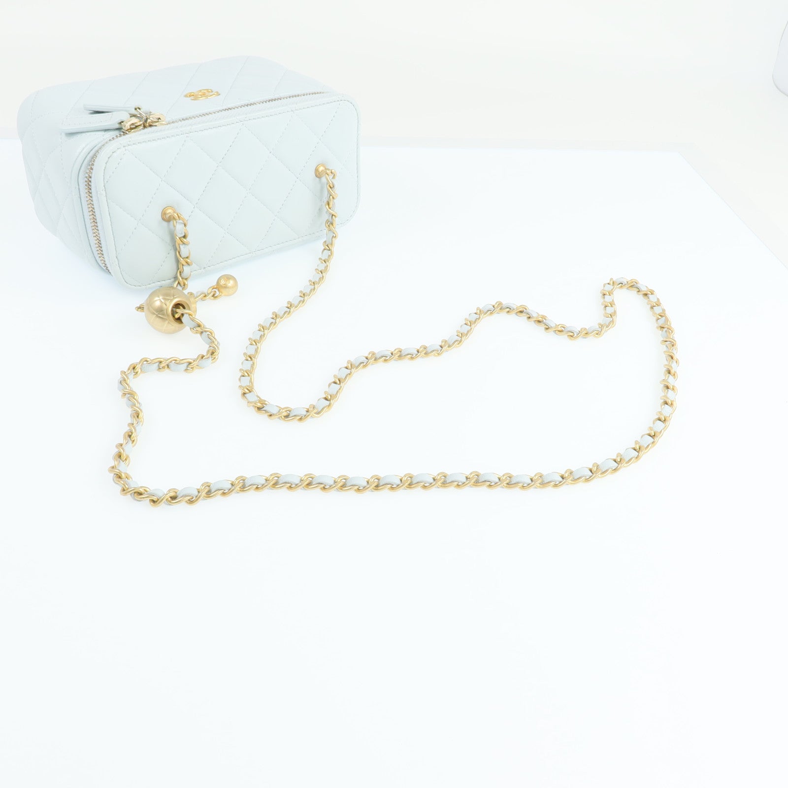 CHANEL 羊皮皮革Vanity Case金扣鏈帶肩背袋