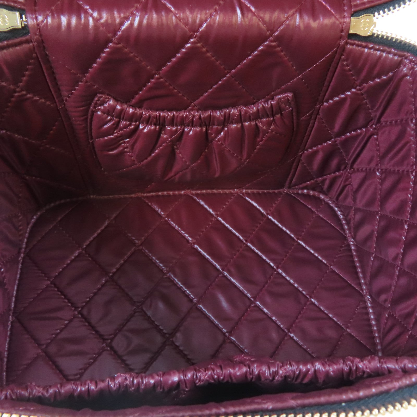 CHANEL 菱格羊皮皮革Cosmetic Bag金扣手挽袋黑色