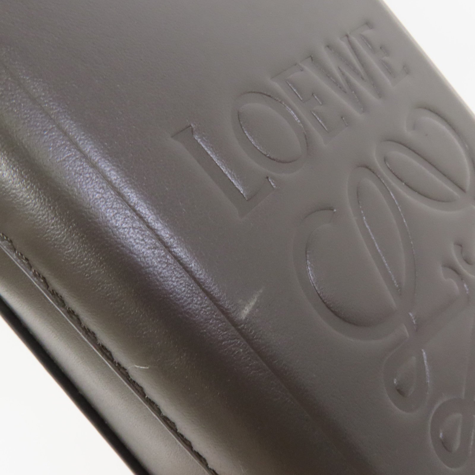 LOEWE 【激減優惠】牛皮皮革Molded Sling肩背袋