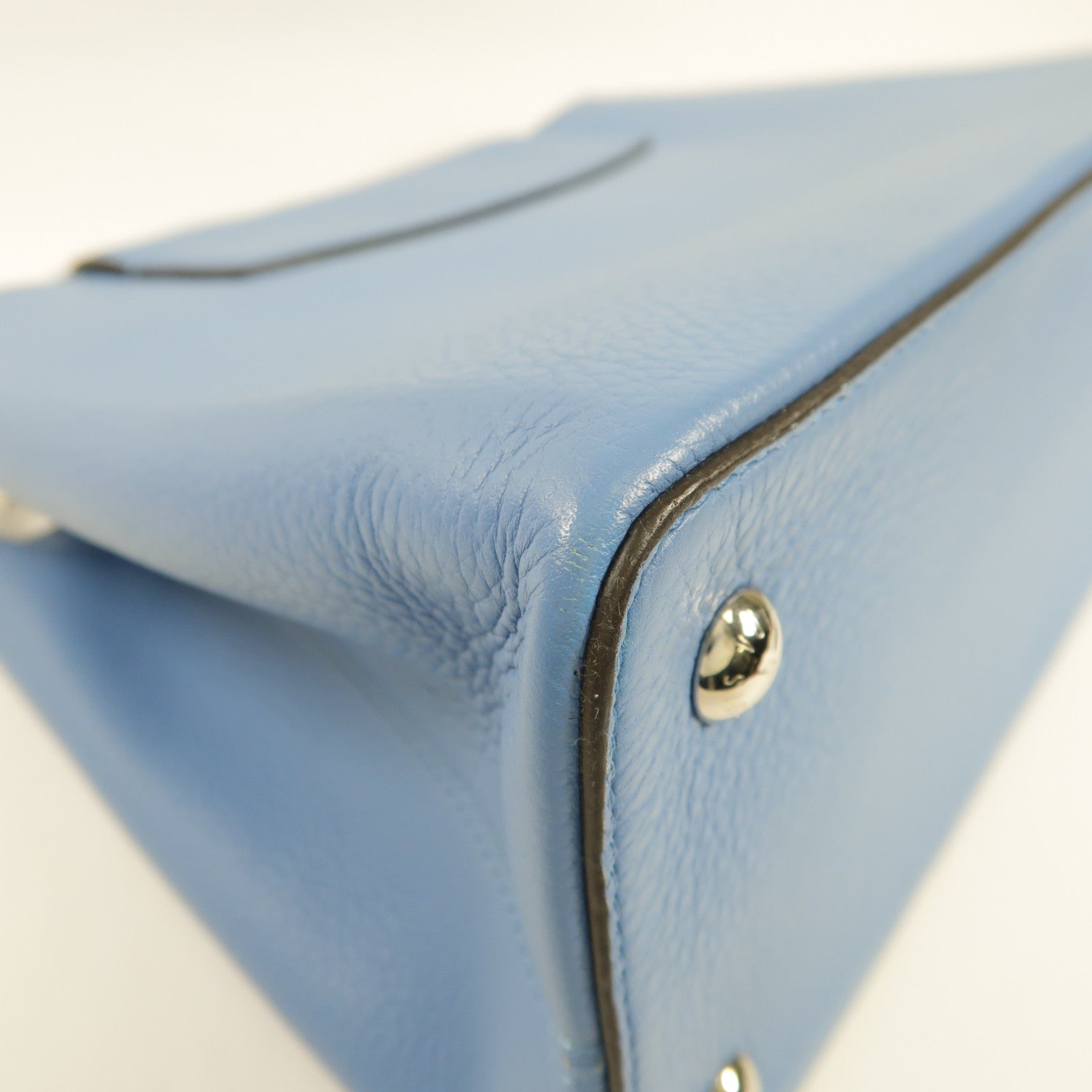 LOUIS VUITTON 牛皮皮革Capucines MM銀扣手挽袋藍色