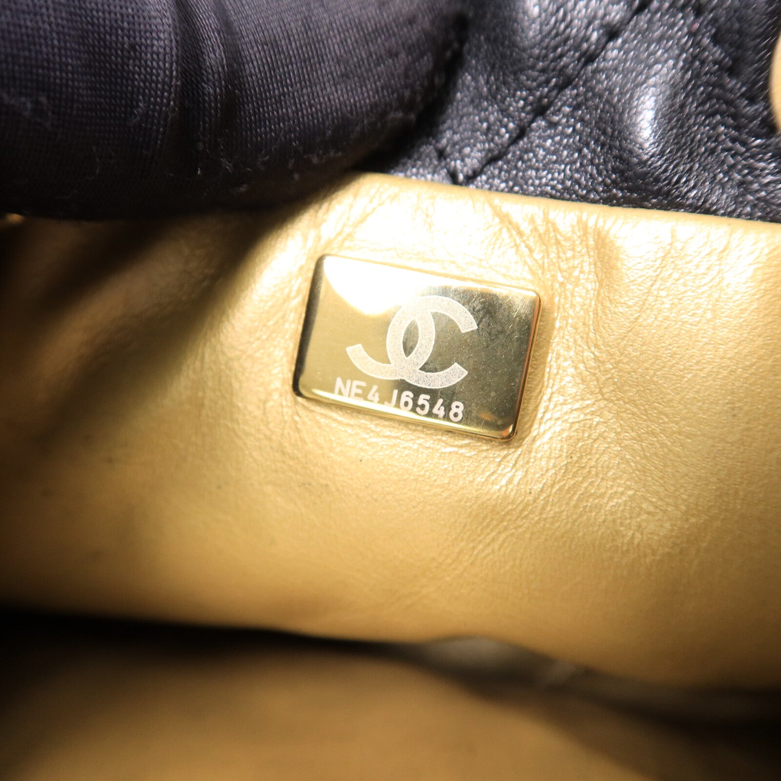 CHANEL 羊皮皮革Bucket Bag鏈帶肩背袋