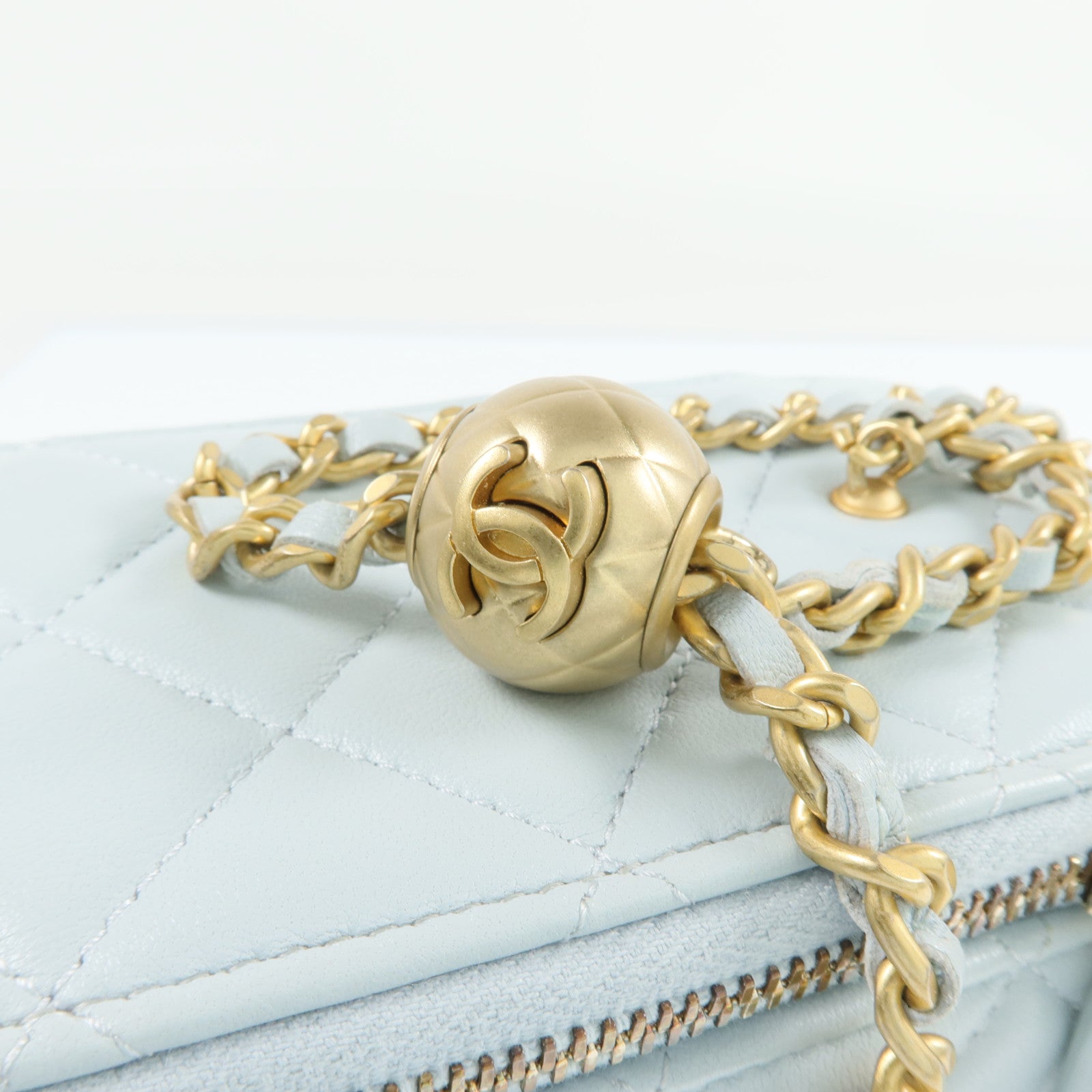 CHANEL 羊皮皮革Vanity Case金扣鏈帶肩背袋