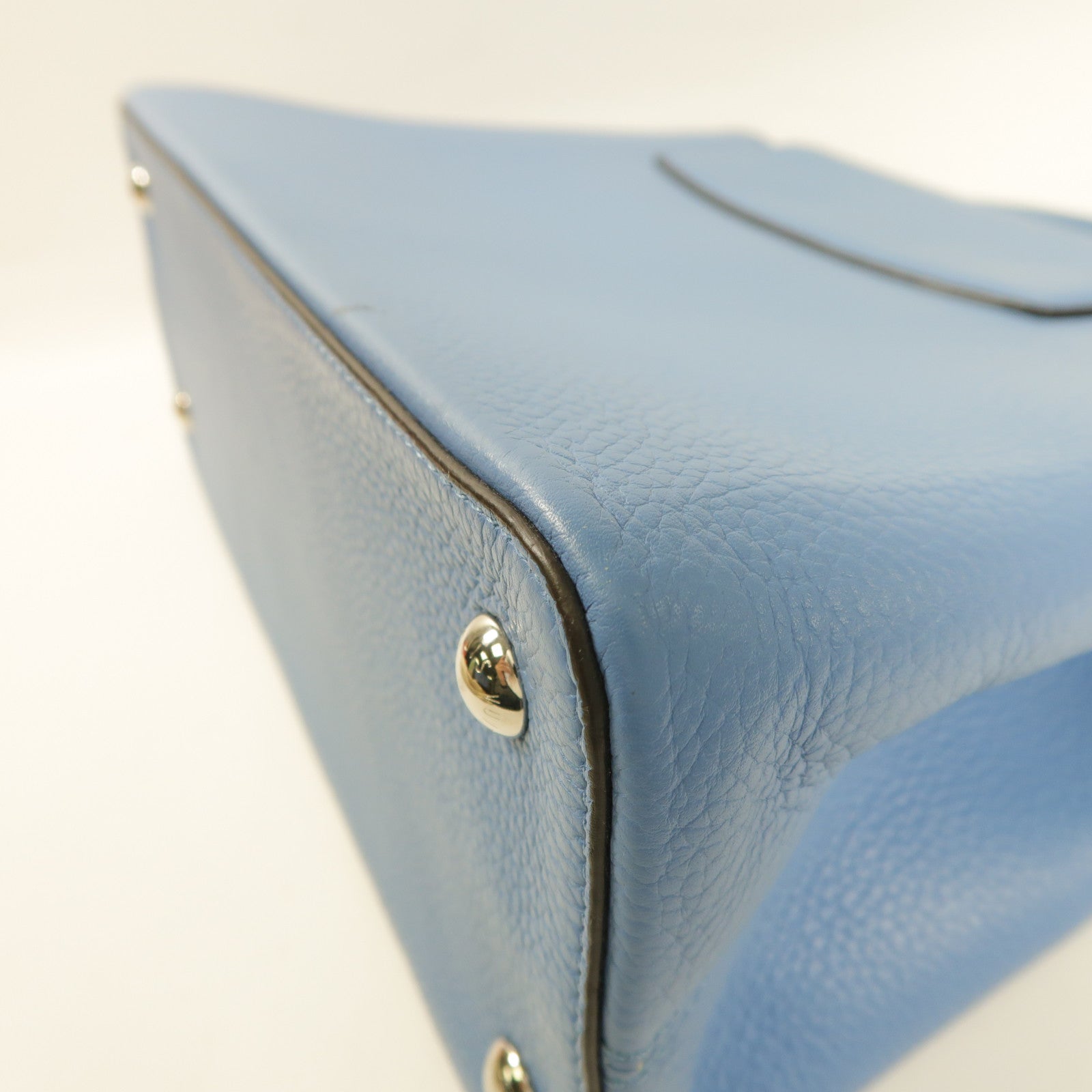 LOUIS VUITTON 牛皮皮革Capucines MM銀扣手挽袋藍色