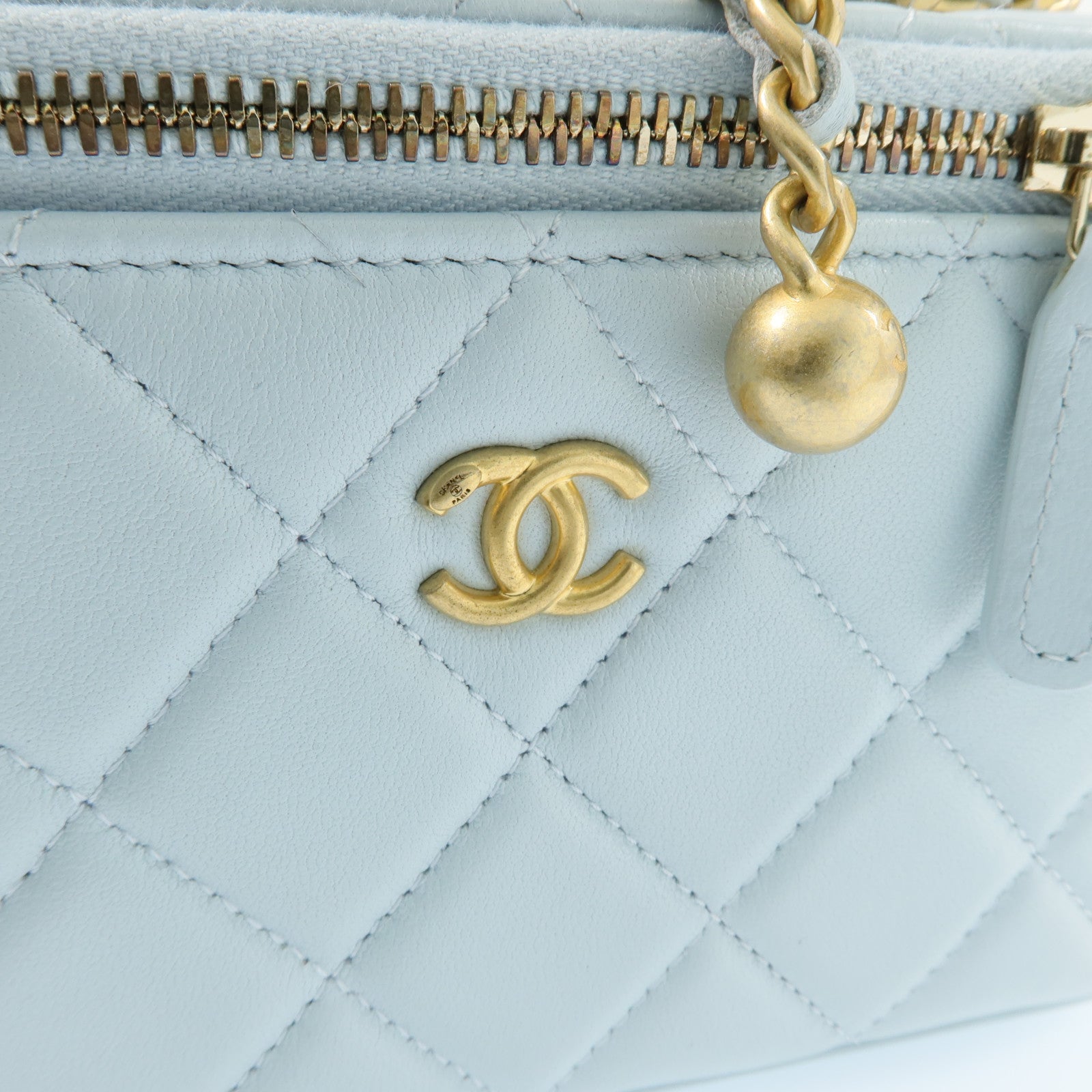 CHANEL 羊皮皮革Vanity Case金扣鏈帶肩背袋