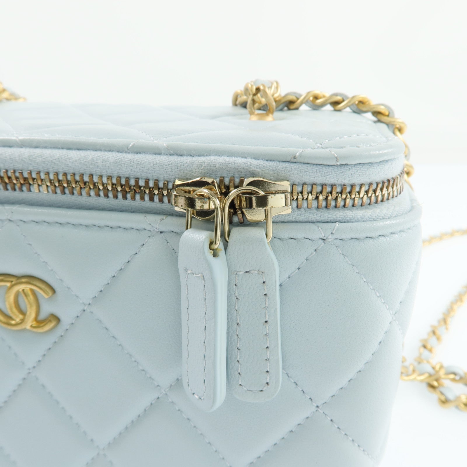 CHANEL 羊皮皮革Vanity Case金扣鏈帶肩背袋