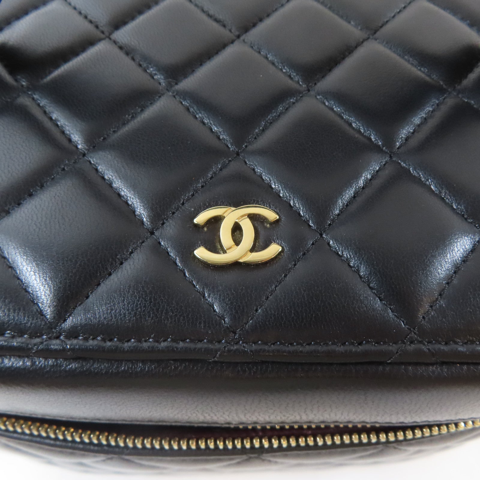 CHANEL 菱格羊皮皮革Cosmetic Bag金扣手挽袋黑色