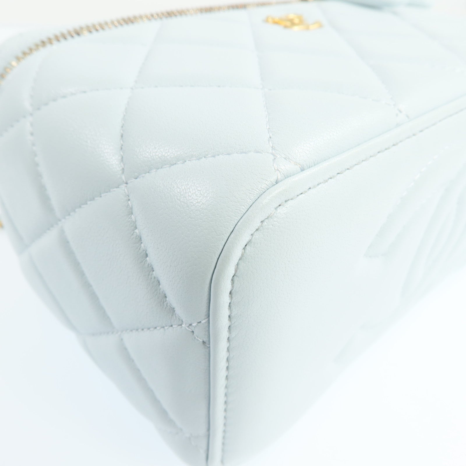 CHANEL 羊皮皮革Vanity Case金扣鏈帶肩背袋